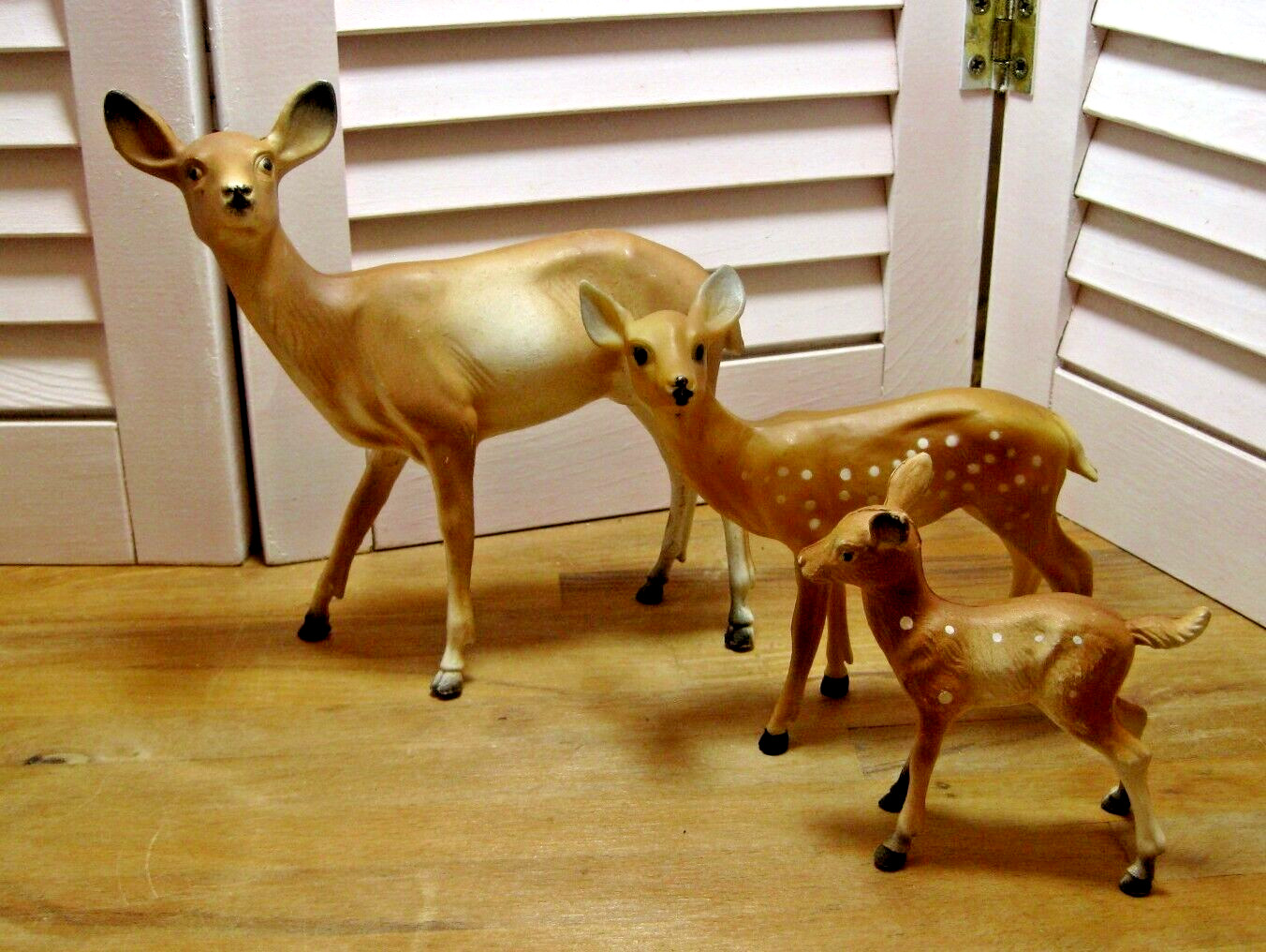 3 Vintage Deer Figurines Doe & Fawns Wildlife Animals Made In Hong Kong #651