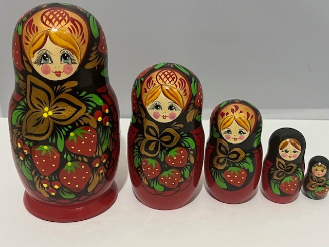 BABUSHKA MATRYOSHKA Russian NESTING DOLLS Wooden SET 5 Hand Painted Strawberries