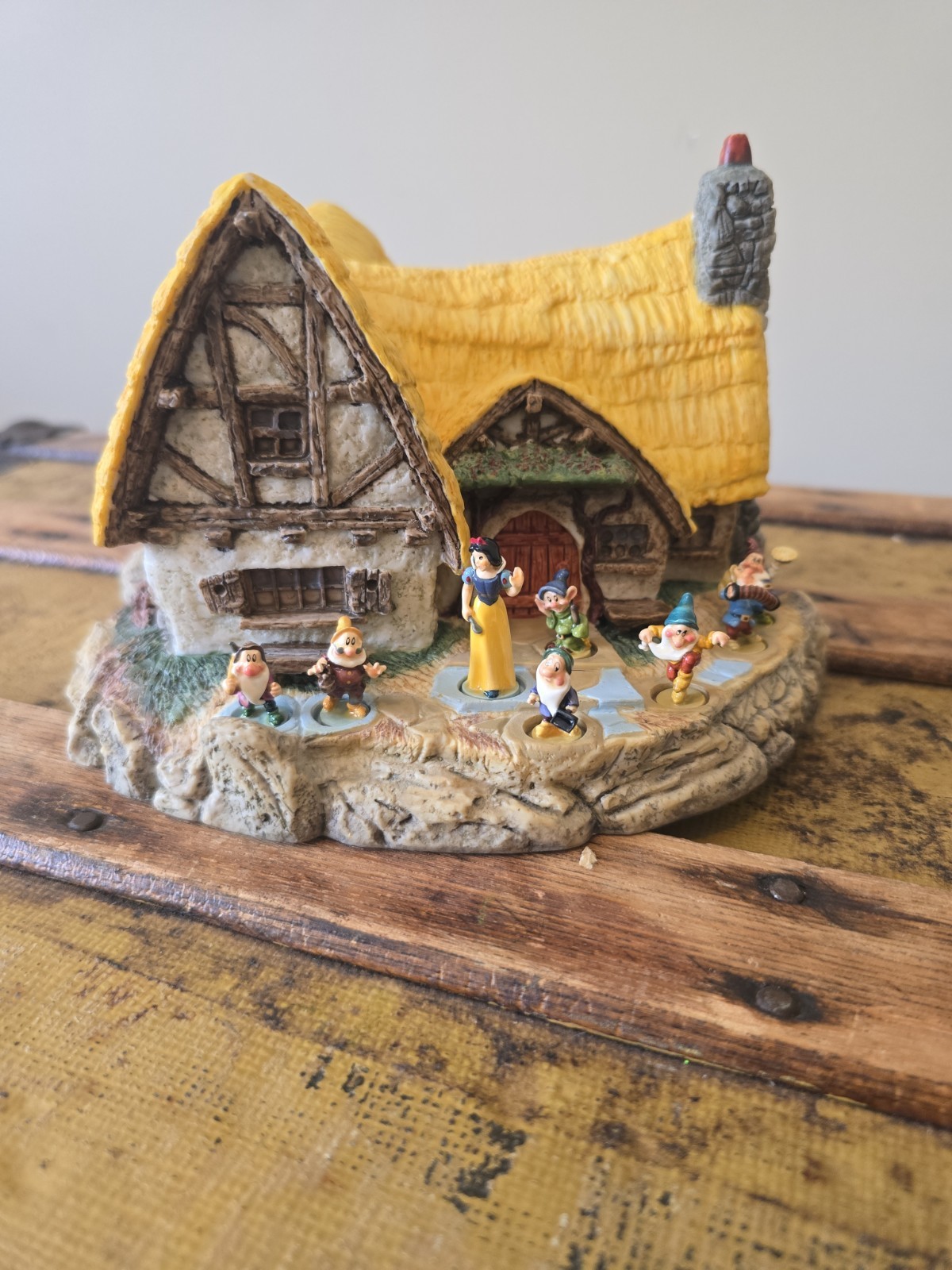 1987 Disney Snow White & Seven Dwarfs Cottage – Goebel Miniatures Lim Edition