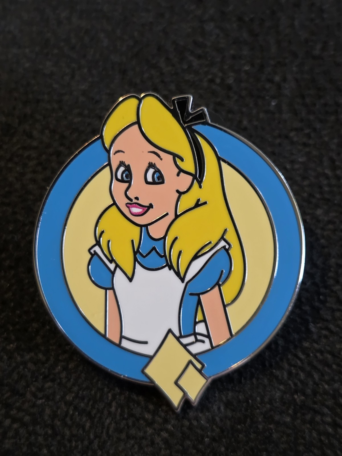 Disney 2026 Enchanted Ensemble Pin Alice in Wonderland (E)