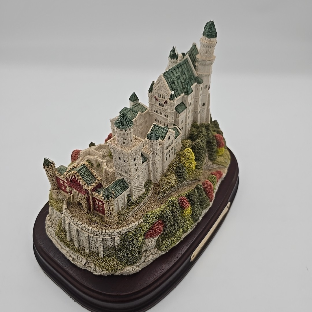 Fraser Creations Schloss Neuschwanstein Castle 1994 The German Collection 9″