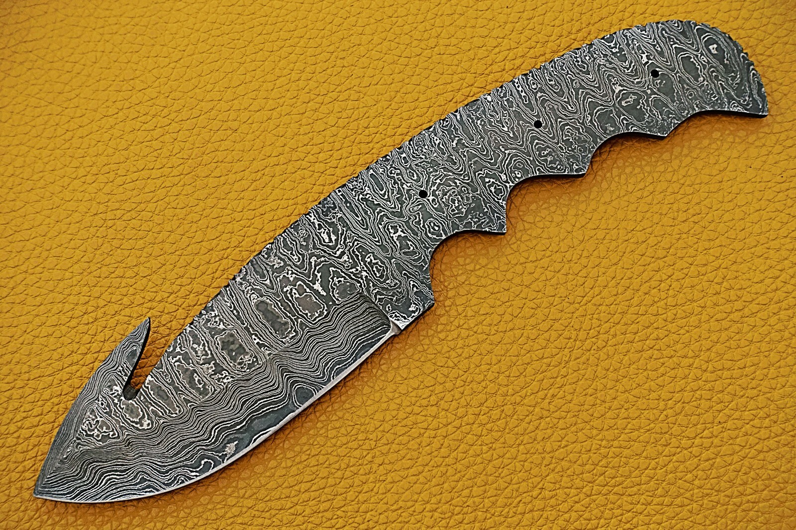 9″ long gut hook trailing point Damascus steel blank blade, 3.5″ Cutting edge