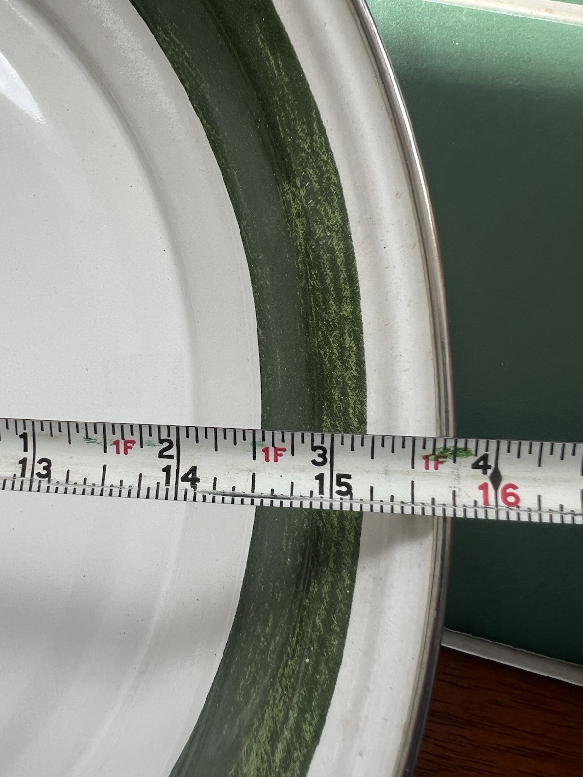 The GOLDEN RABBIT Enamelware Geranium Jean Wilkes 15.75” Platter Round Tray Vtg
