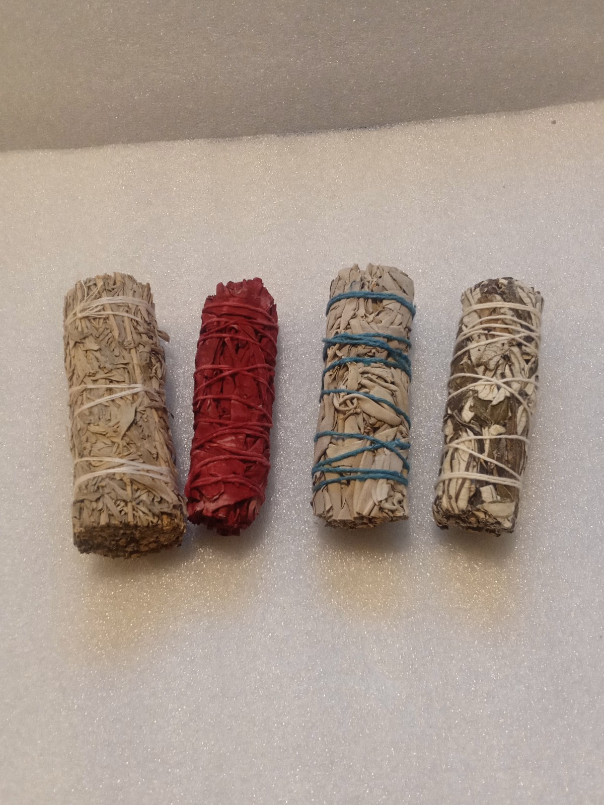 4pk. Smudge Kit 1 of each 4″ Blue Sage, Dragon Blood,White Sage, Yerba Santa S1