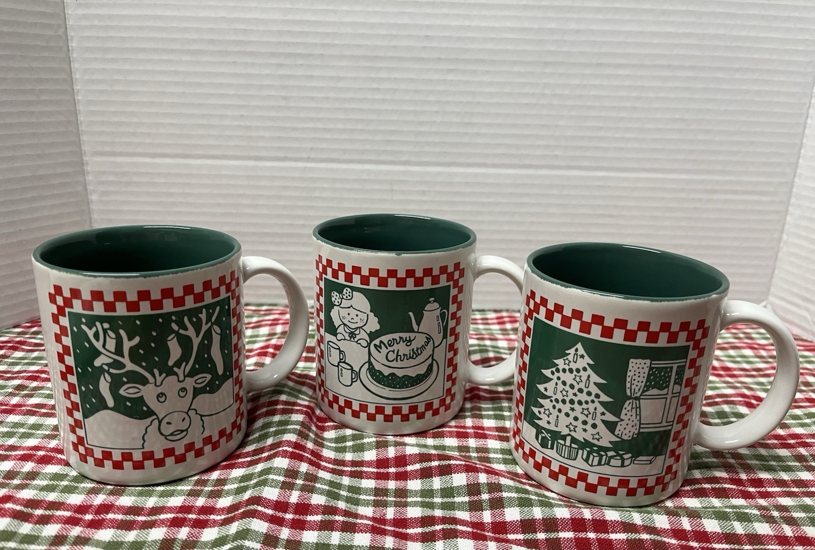 Vintage Set (3) Bialosky Japan Christmas Tree Reindeer Mugs Red, White, Green