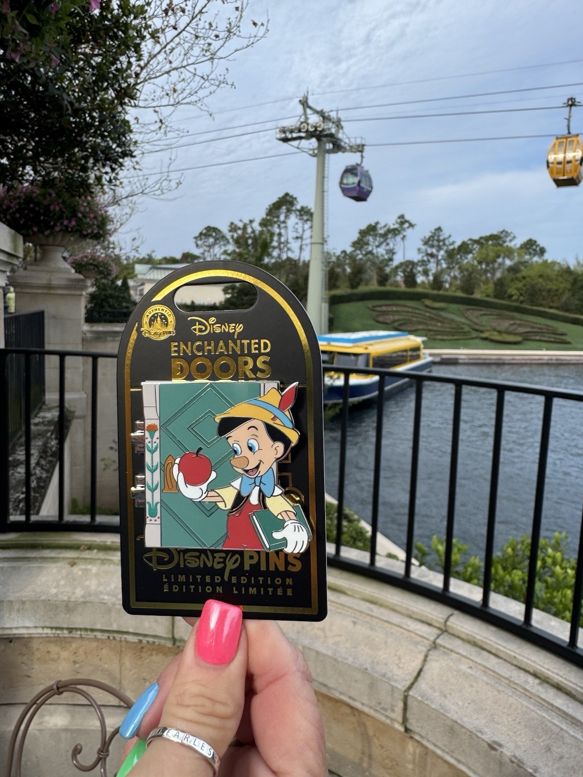 Disney Park 2026 Enchanted Doors Pin – Pinocchio, Fígaro & Geppetto LE2500 3/12