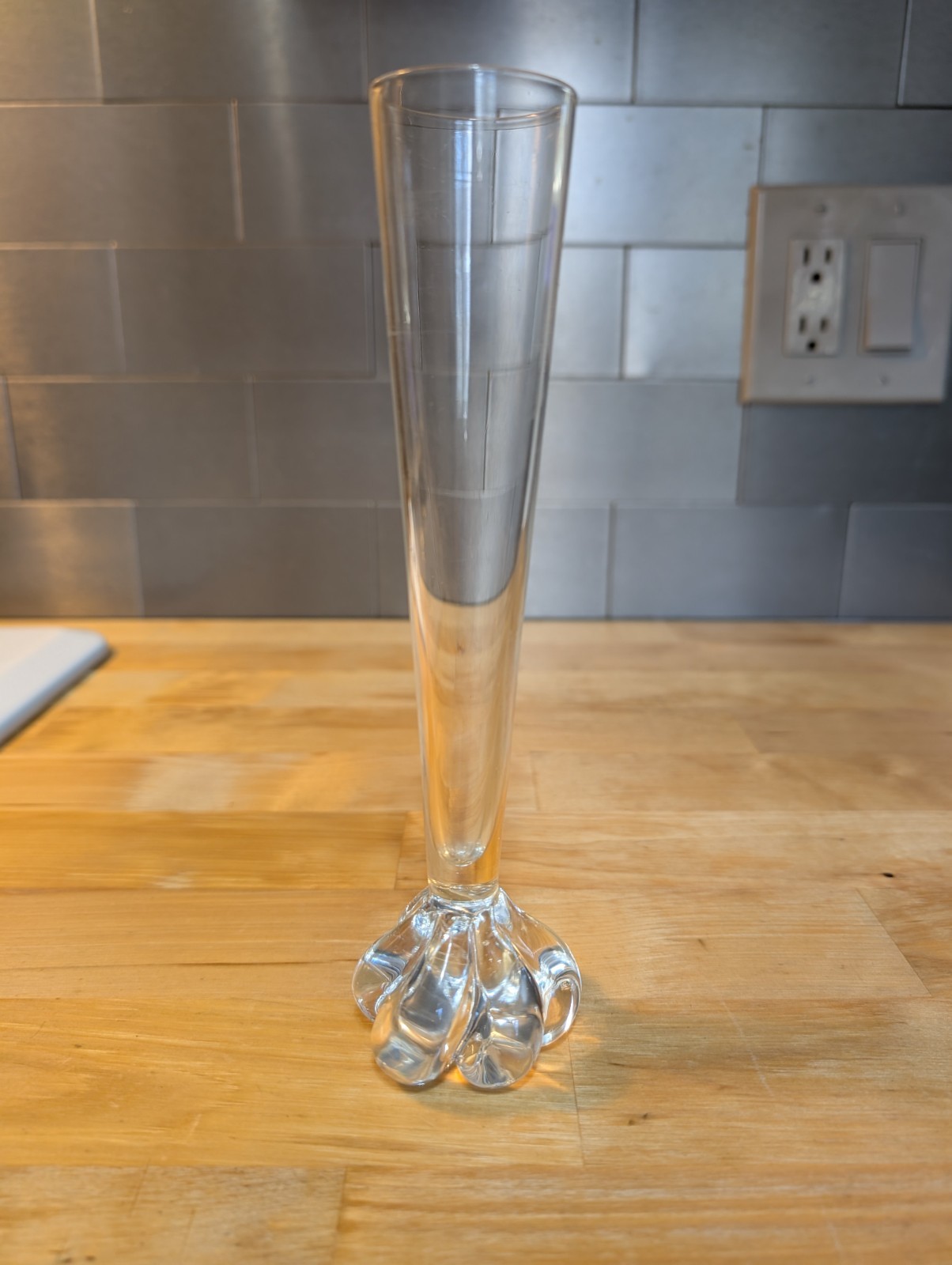 Clear Glass Flower Bud Vase – Twisted Bubble Footed Base 8-3/8″ Tall