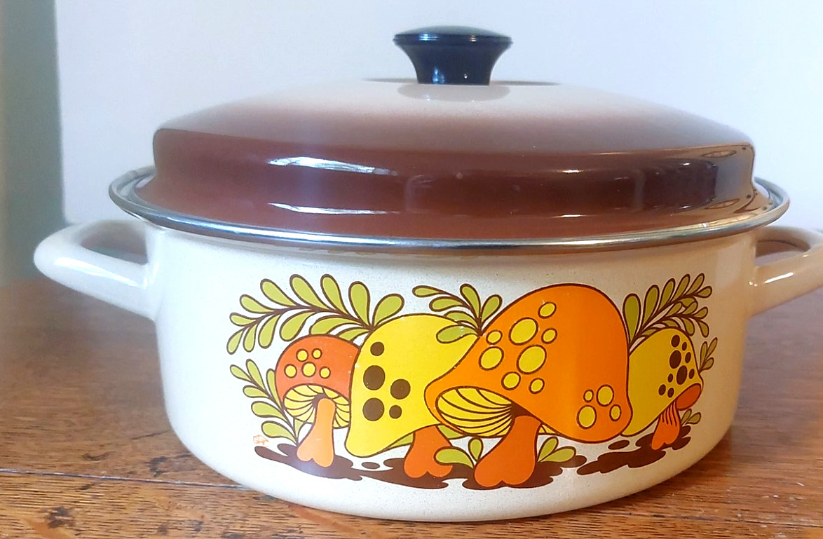 VTG Sears Merry Mushroom Enamelware Casserole Pot / Dutch Oven w Lid 1970s 4 qt