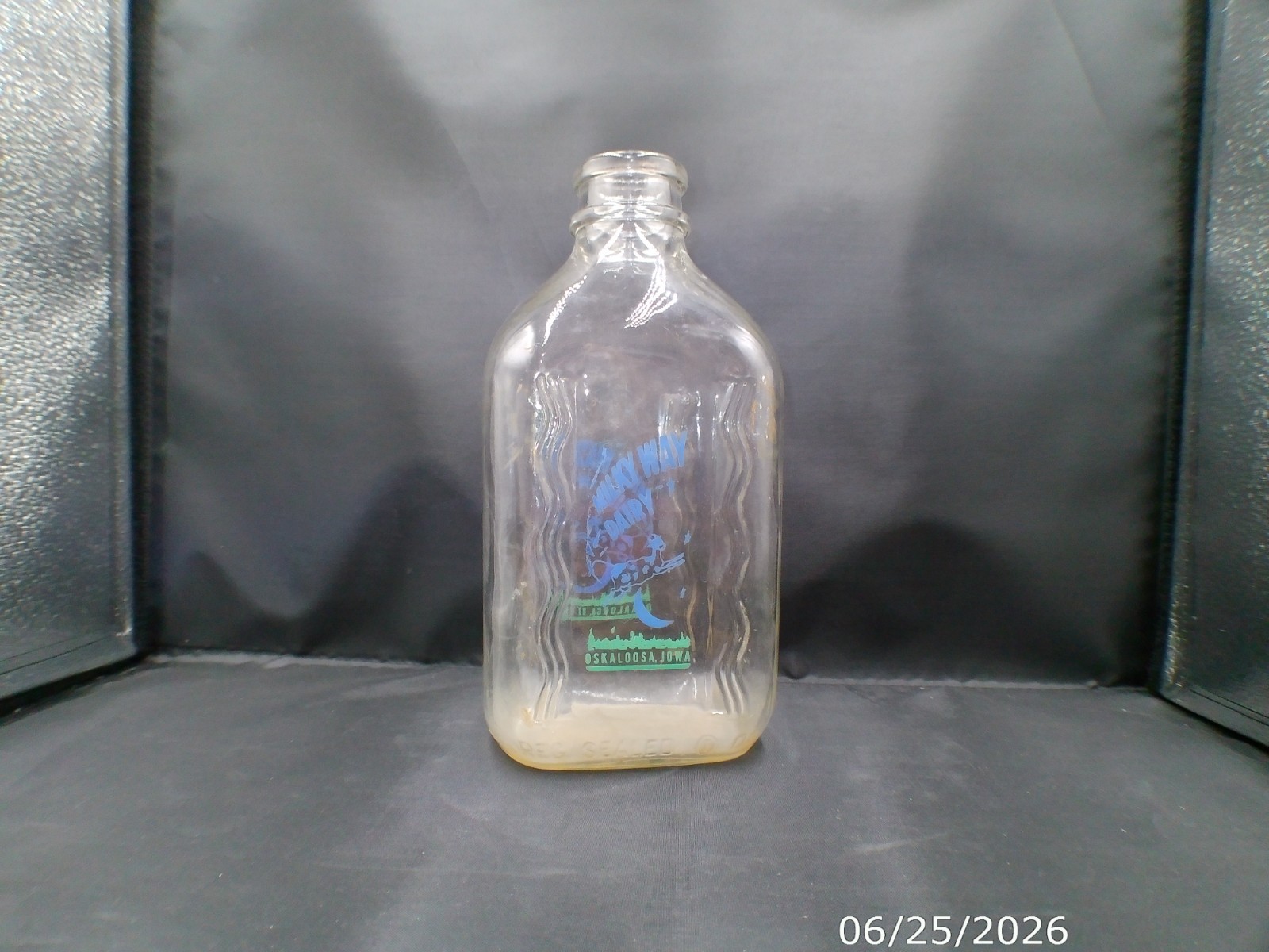 Milky Way Dairy 2 Quarts “Cow Over The Moon” Bottle Oskaloosa, Iowa Vintage 50’s
