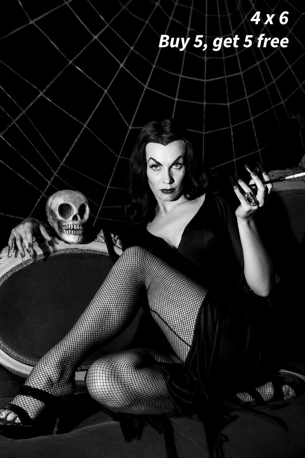 VAMPIRA – 4×6 Photo 🟣Classic Horror Television Gothic Glamour Portrait