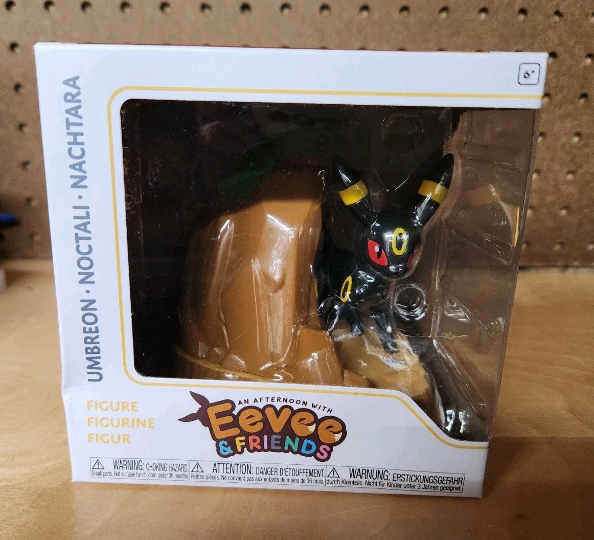 EXCLUSIVE An Afternoon with Eevee & Friends: Umbreon Figure by Funko