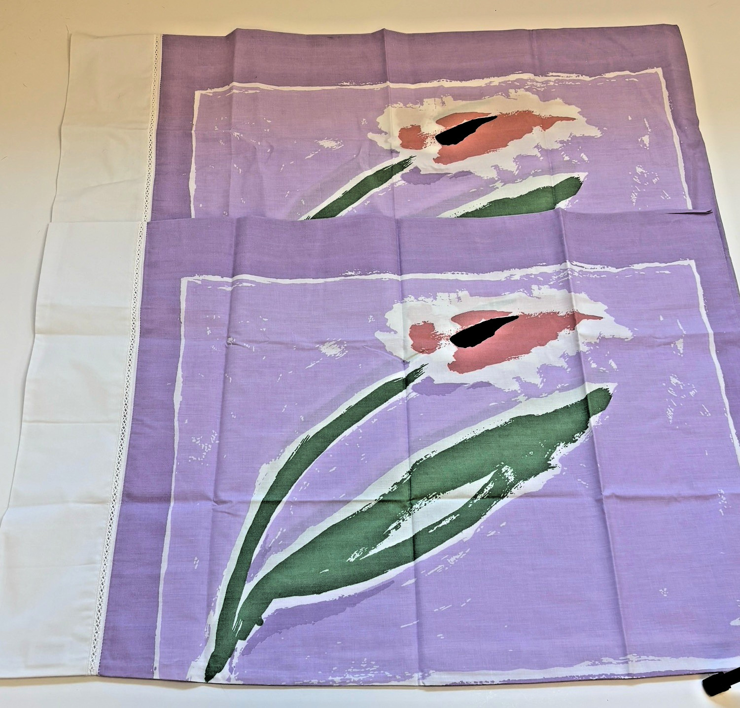 Vintage NOS BURLINGTON Set of 2 Pillow Cases Standard Abstract Floral Purple New