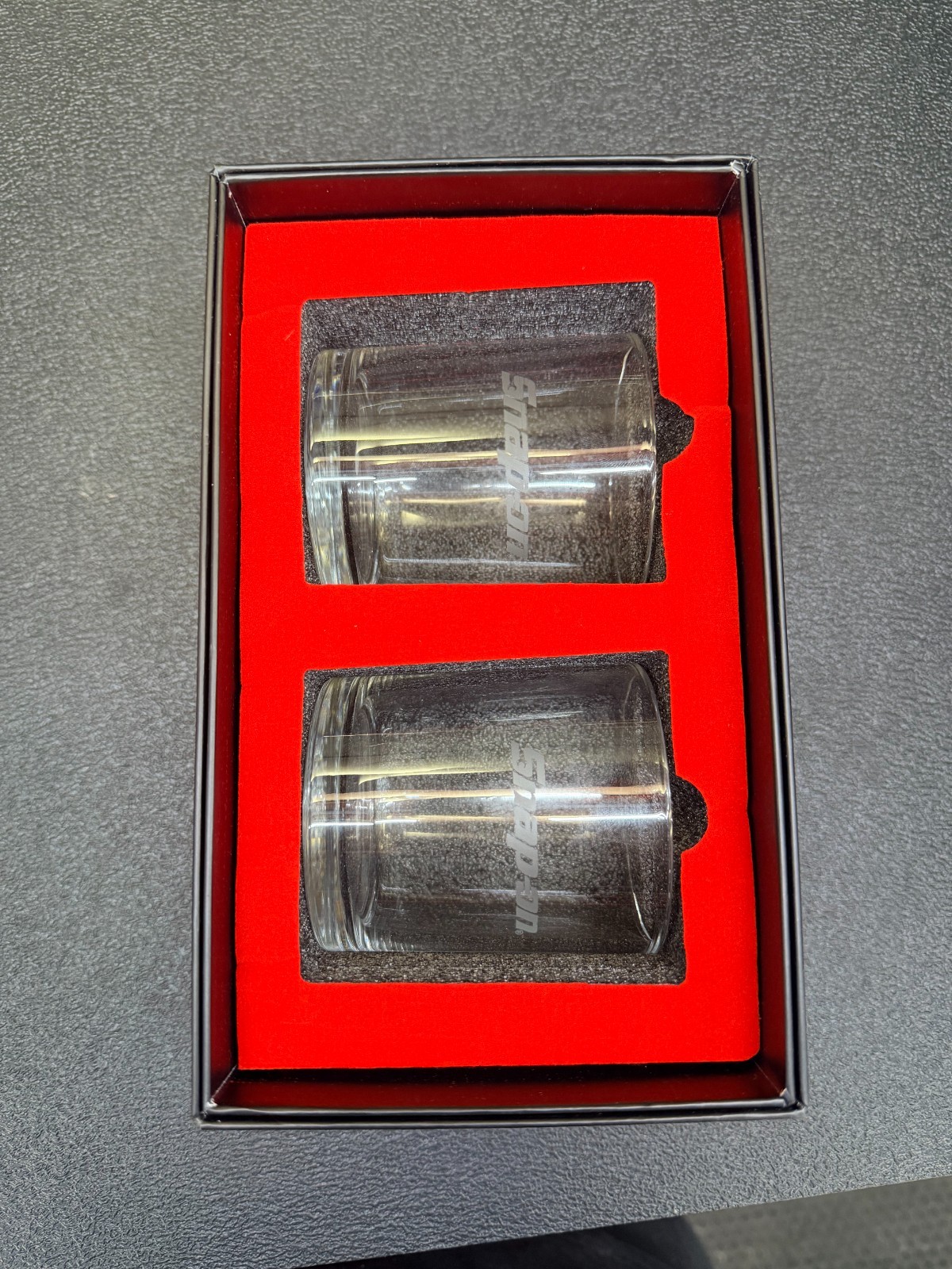 SNAP-ON TOOLS WHISKEY GLASS SET OF 2 GLASSES WITH BOX CLEAR GLASS WITH LOGO NEW