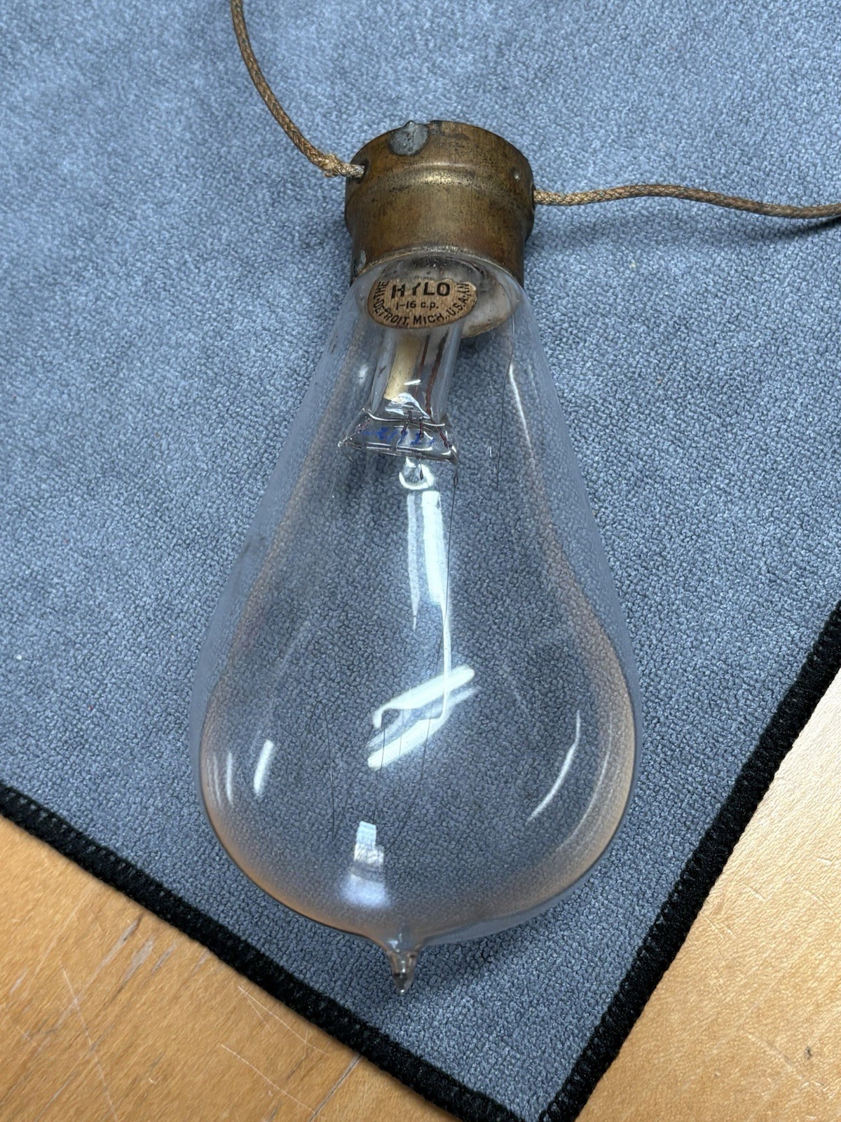 HYLO Antique Edison Pear-Shaped Bulb Clear White Incandescent Filament