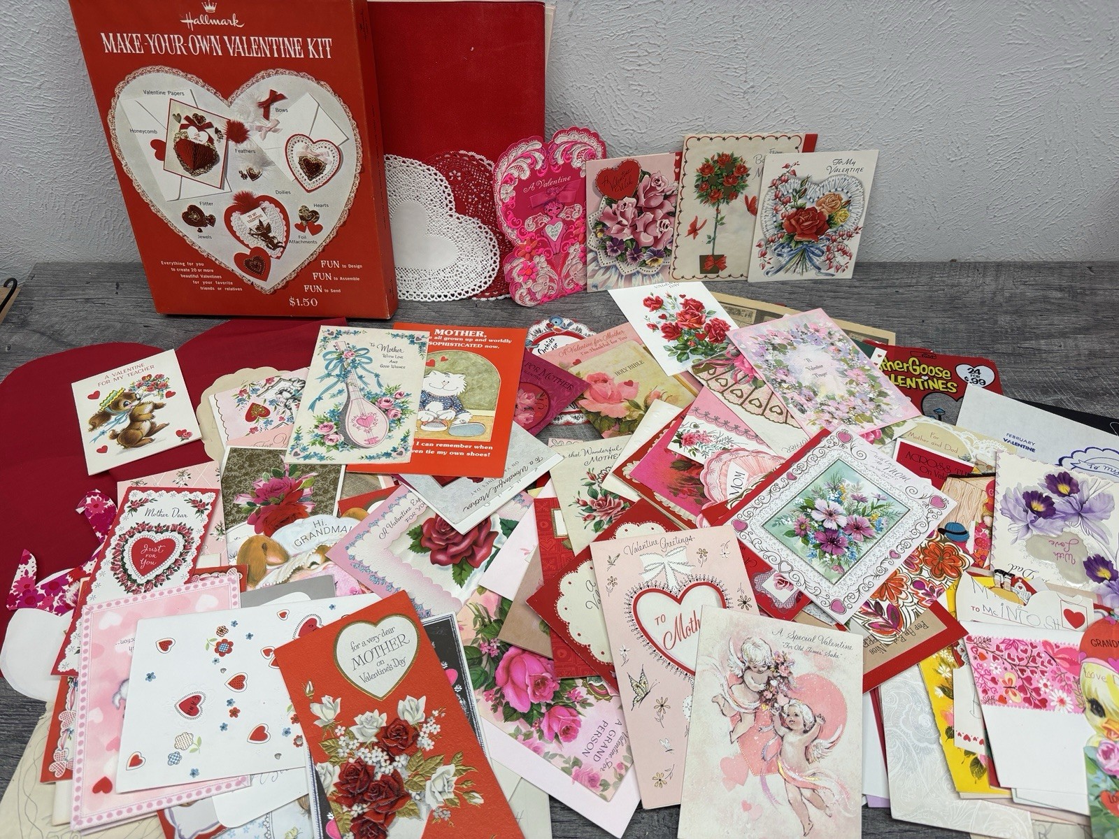 Large Bundle Of Vintage Valentines, Over 140 Included. Over 3 Pounds