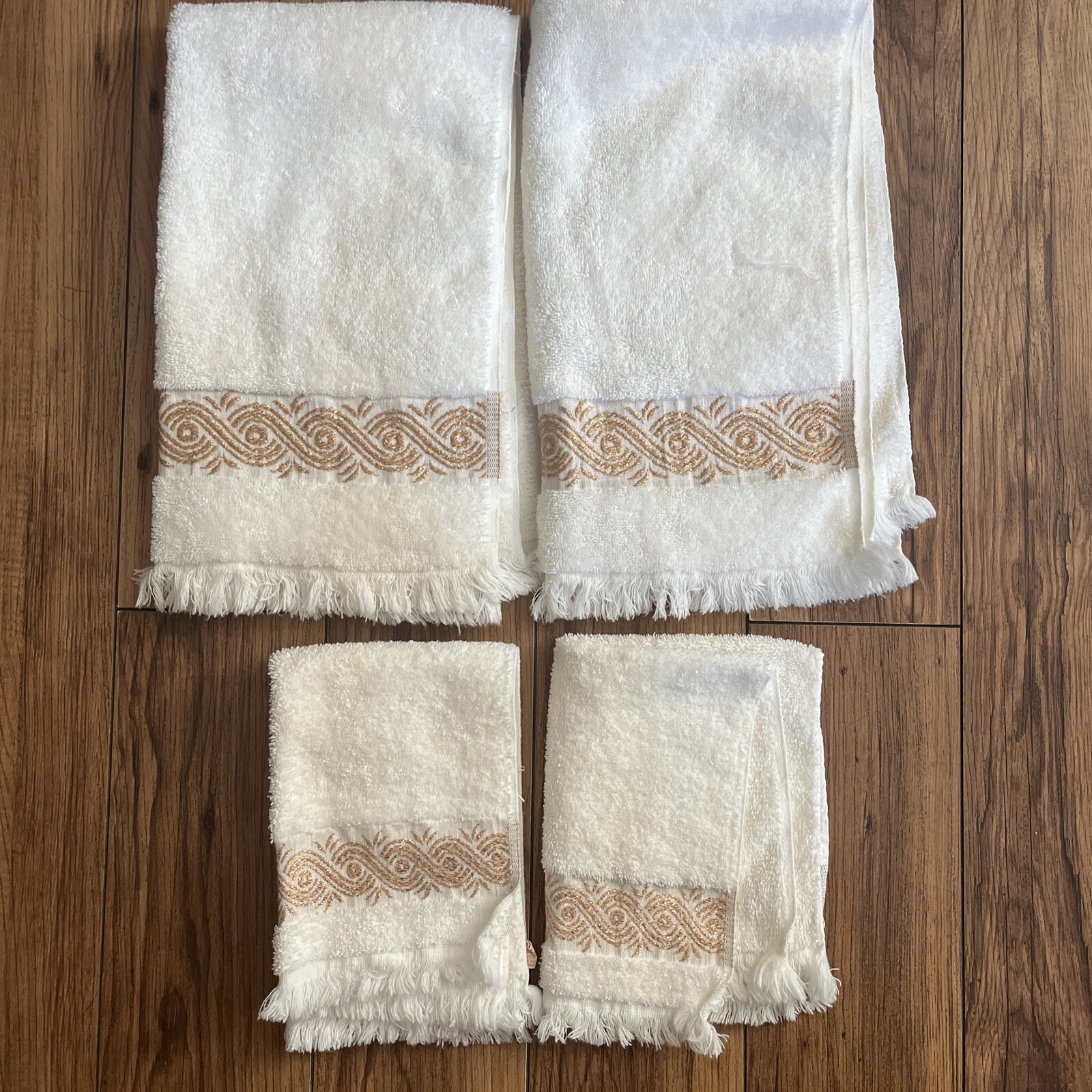 VTG 4 Callaway Label of Luxury Original Design White Gold Hand/Wash Towels Fring