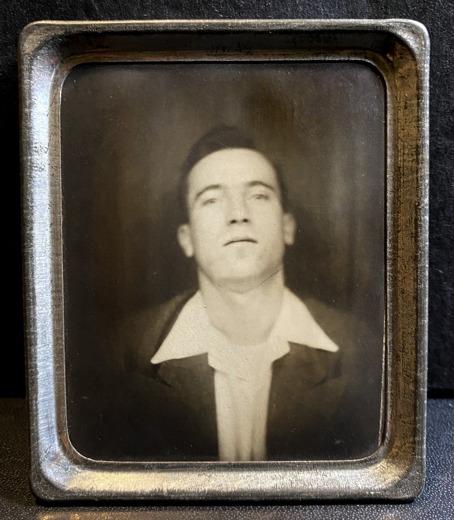 BRUTISH GANGSTER HIT MAN STARE-DOWN ~ 1930s PHOTOMATIC PHOTOBOOTH PHOTO gay