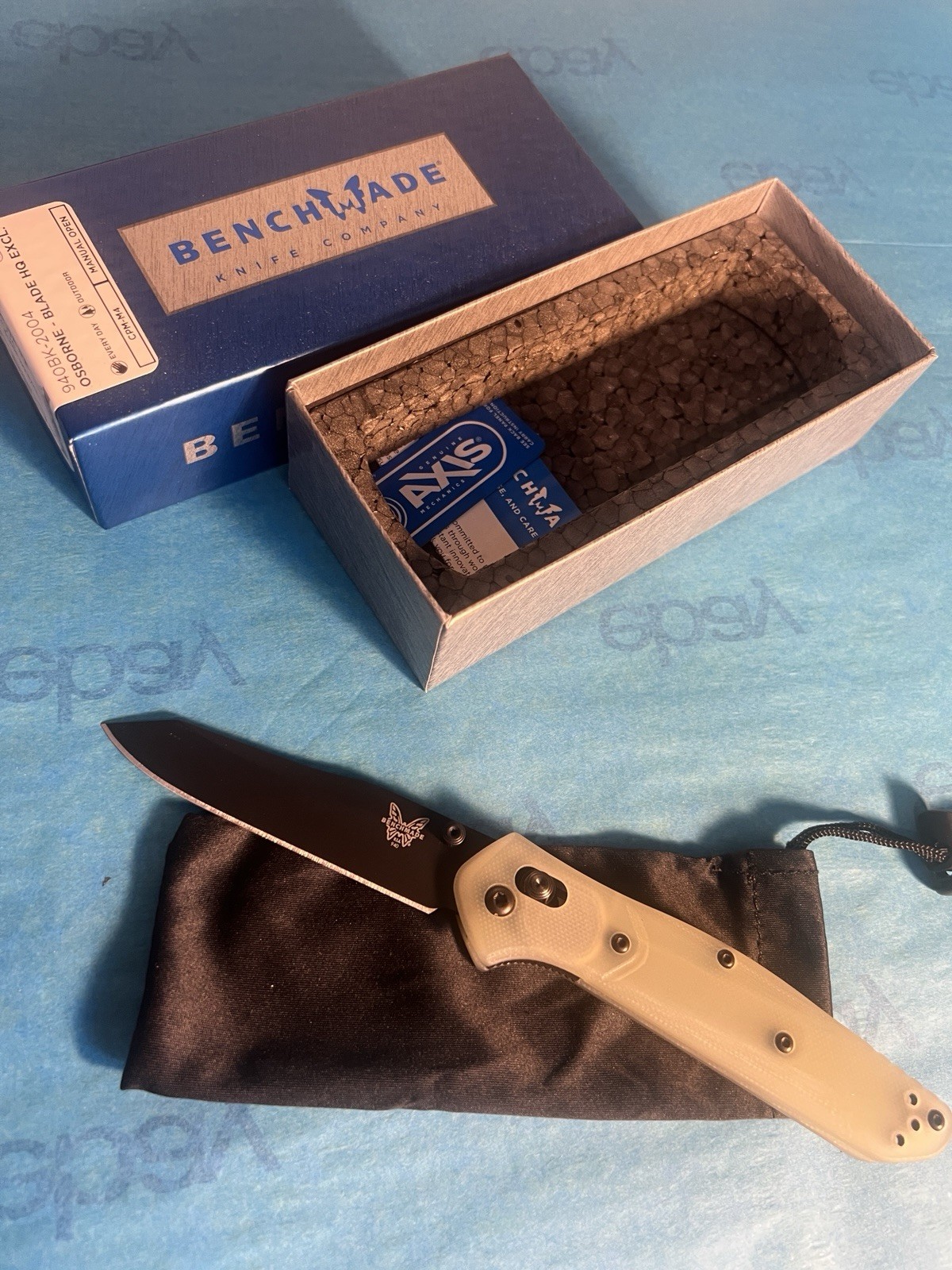 BladeHQ X Benchmade 940 Osborne AXIS Lock Knife Natural G-10 (3.4″ Black M4)