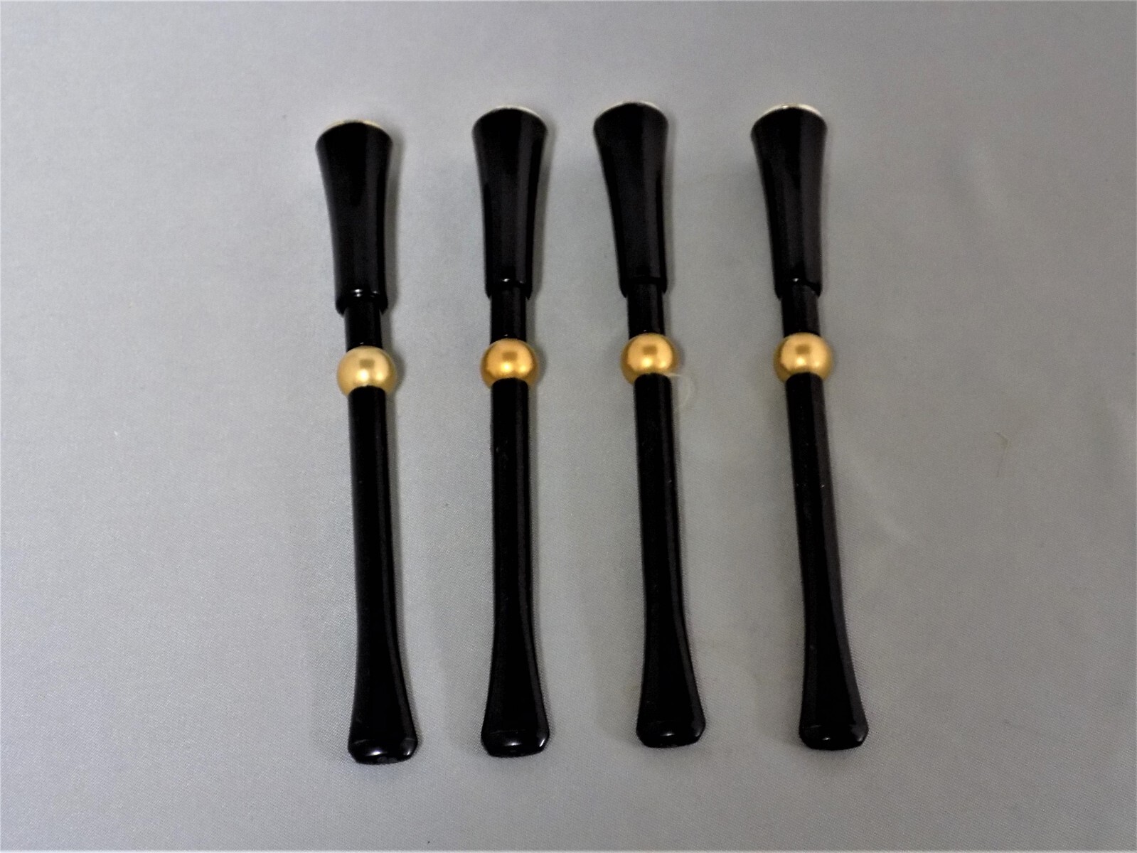 MITCHELL THOMAS CLASSIC ITALIAN EJECTOR CIGARETTE HOLDER w/GOLD BEAD 4 1/2″ NOS