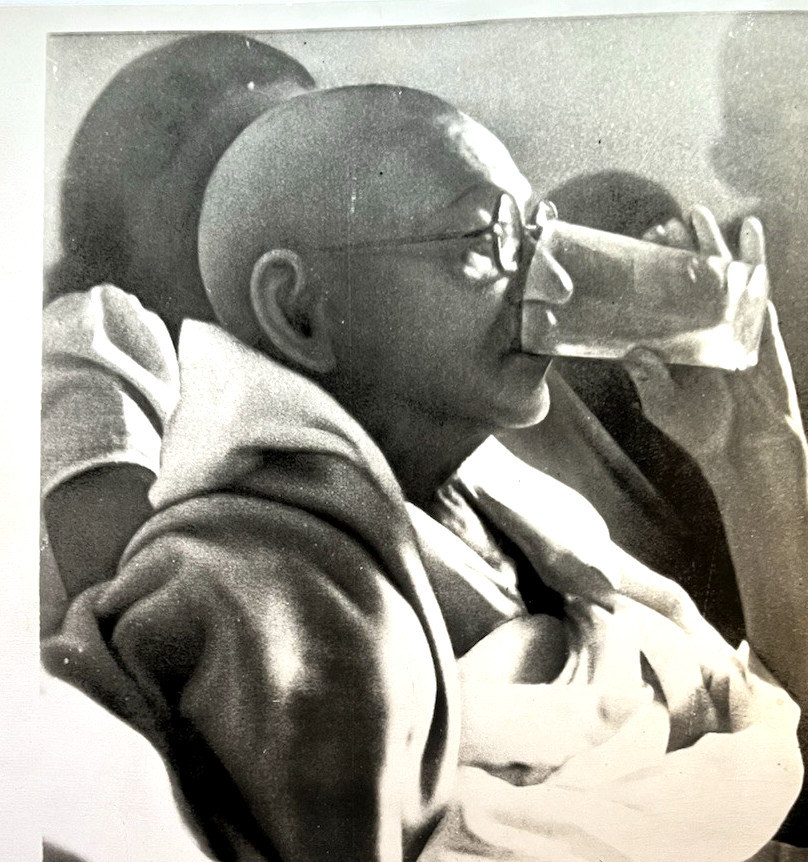 1948 Mahatma Gandhi Breaking Fast Historic Press Photo AP Wirephoto Max Desfor