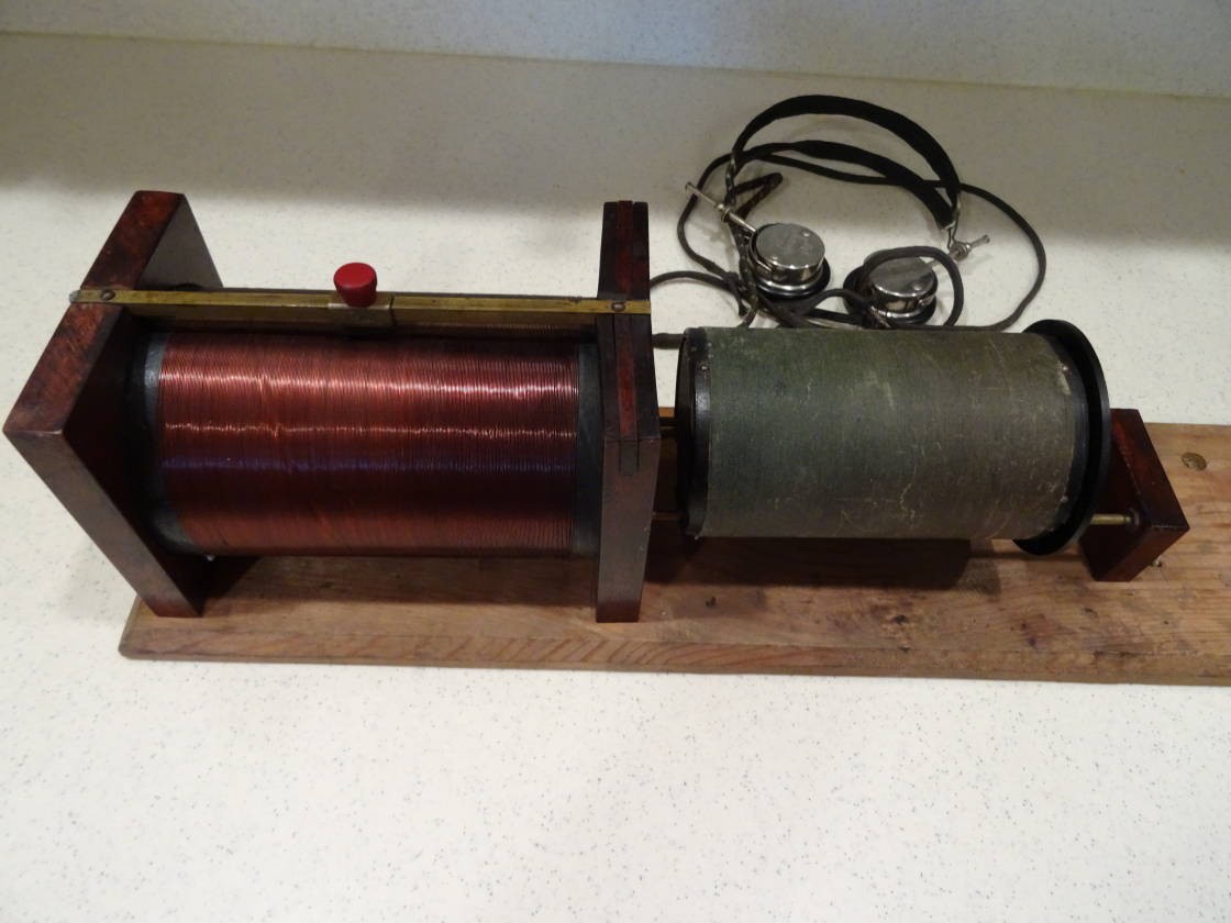 Antique Crystal Radio Wooden Base Copper Winding Early Radio