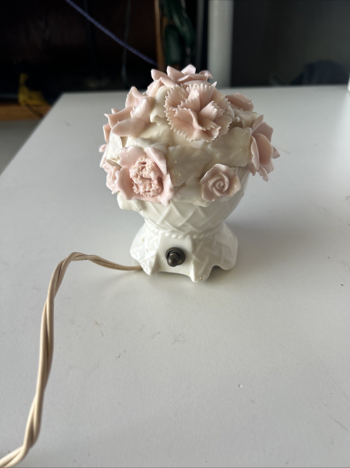 VINTAGE IRICC Pink Vase Night Light Pink Flowers Nursery Country Chic Works!