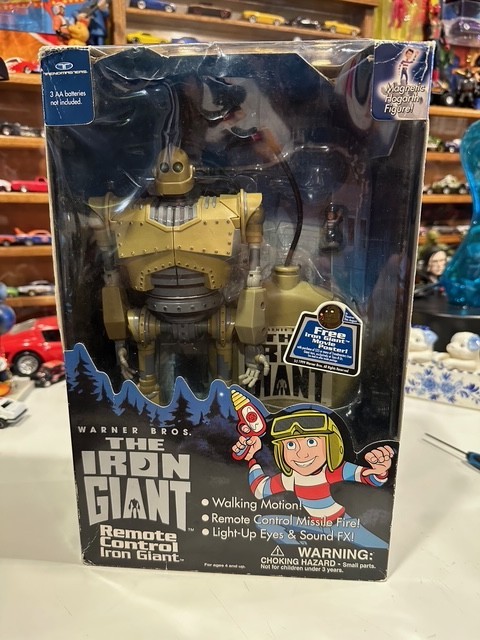 Warner Bros. The Iron Giant remote control Missile Fire Light Up Eyes Sound Rare
