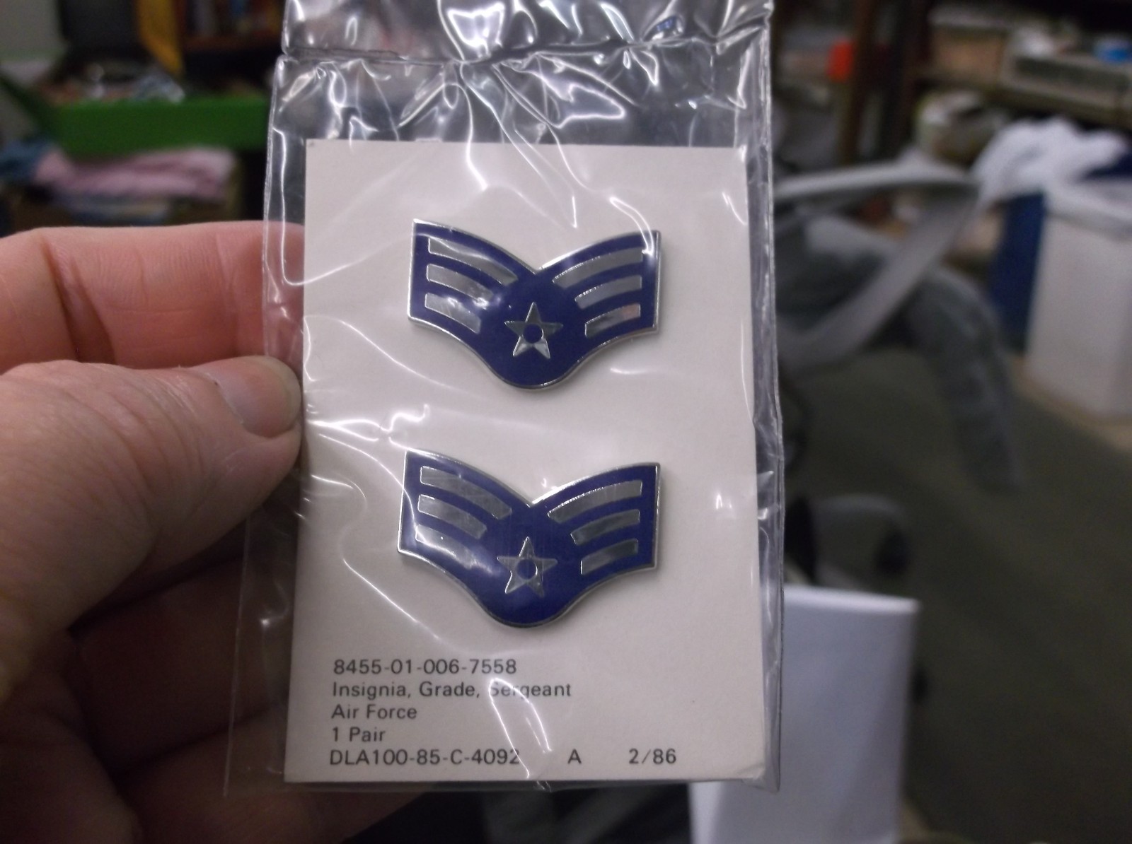 USAF – SENIOR AIRMAN E4 – DRESS COLLAR RANK PIN – AIR FORCE – SERGEANT – PAIR
