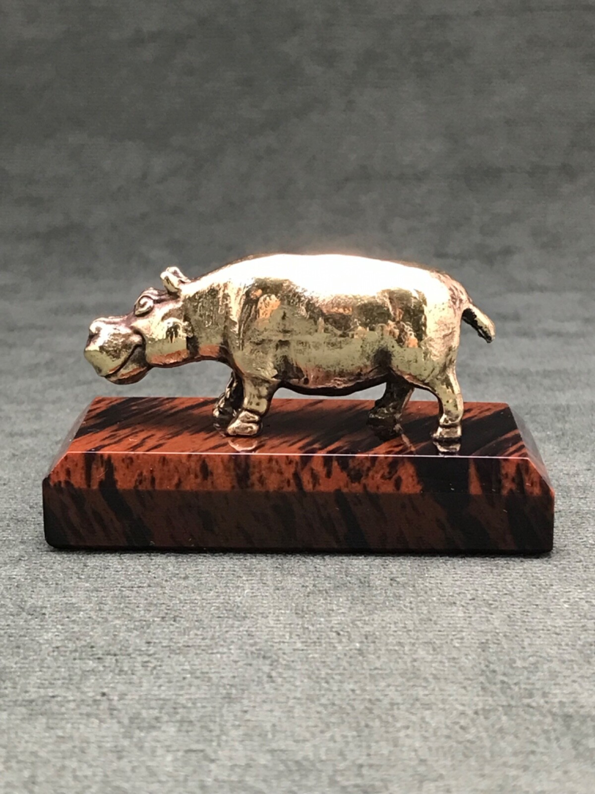 Figurine Art Deco Hippo, Cast Bronze, Hippopotamus statuette,base Obsidian.