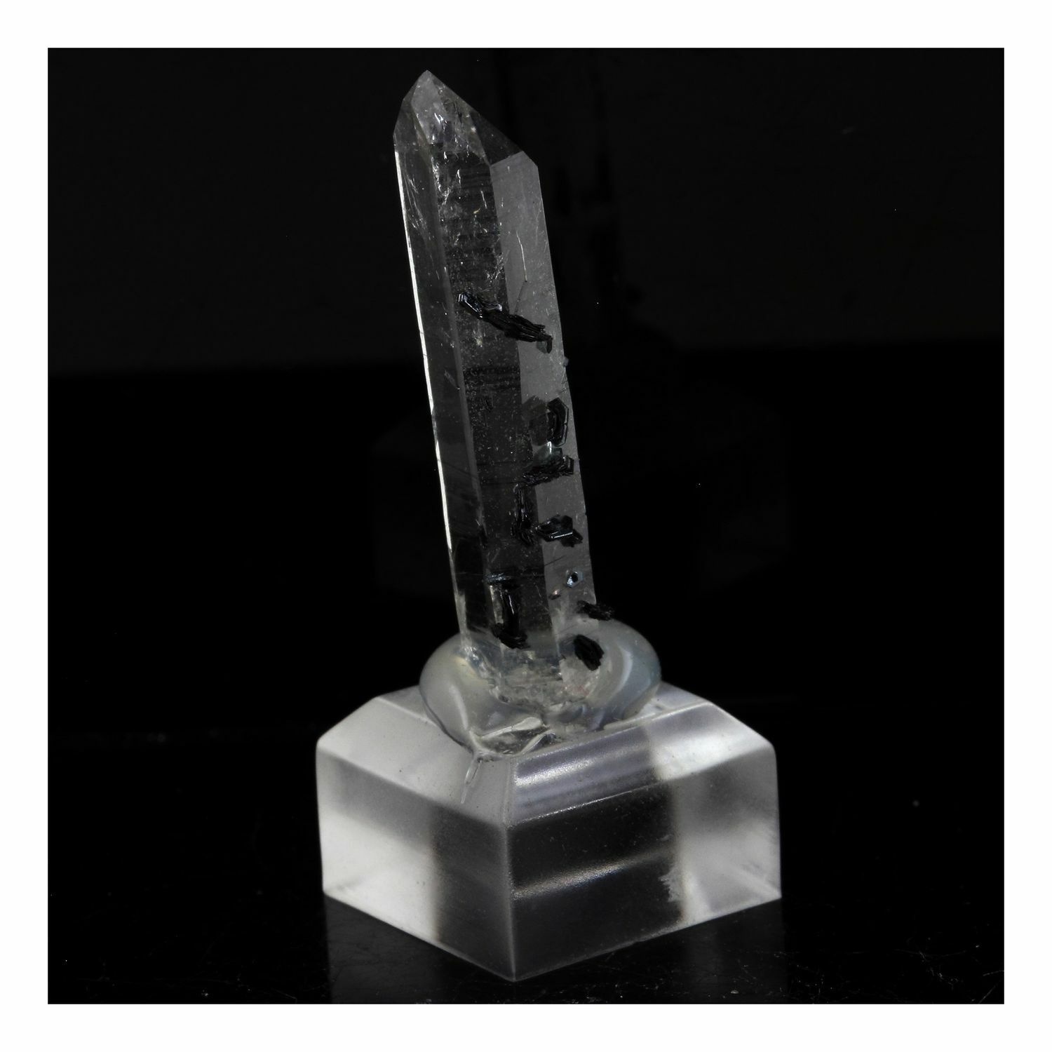 Quartz + Hematite. 24.0 Ct. The Two Alps, Isère, France.