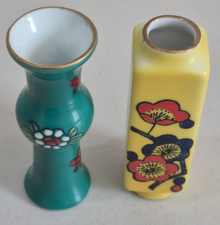 2 Small Hand Painted Ceramic Vases 2.78″ Tall Vintage