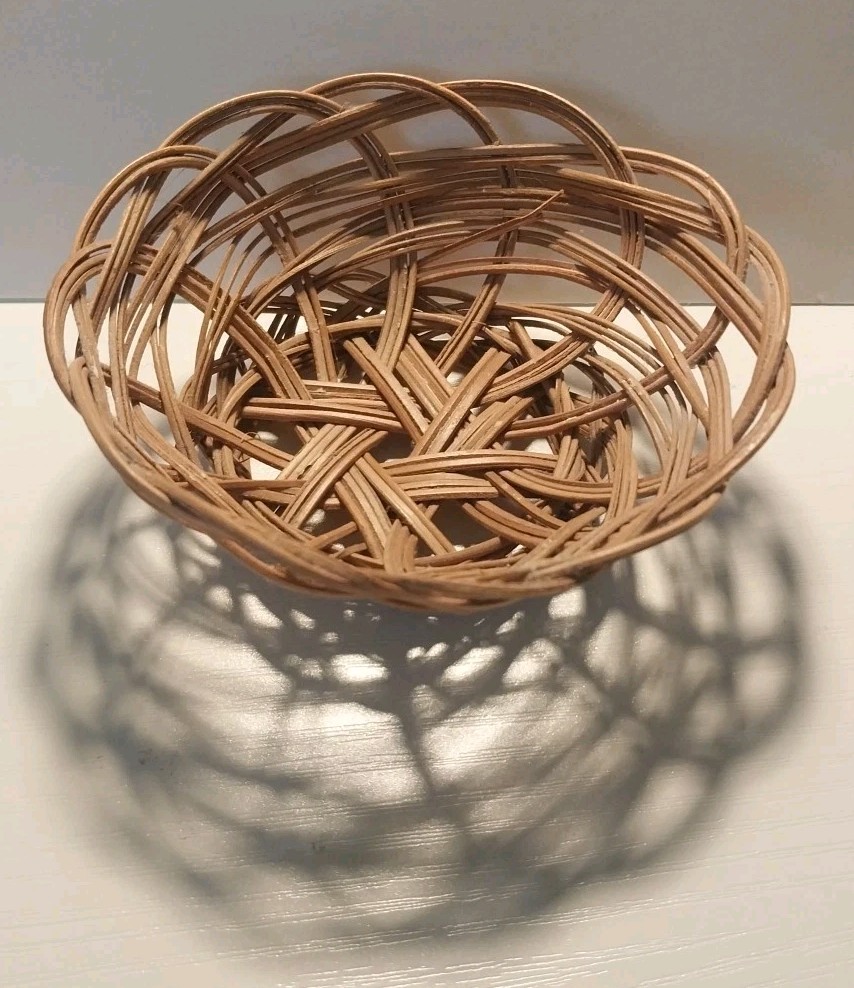 Ukrainian Decorative Pysanky Egg Holder ~ Mini Hand Woven Basket ~ Vintage~3.75″