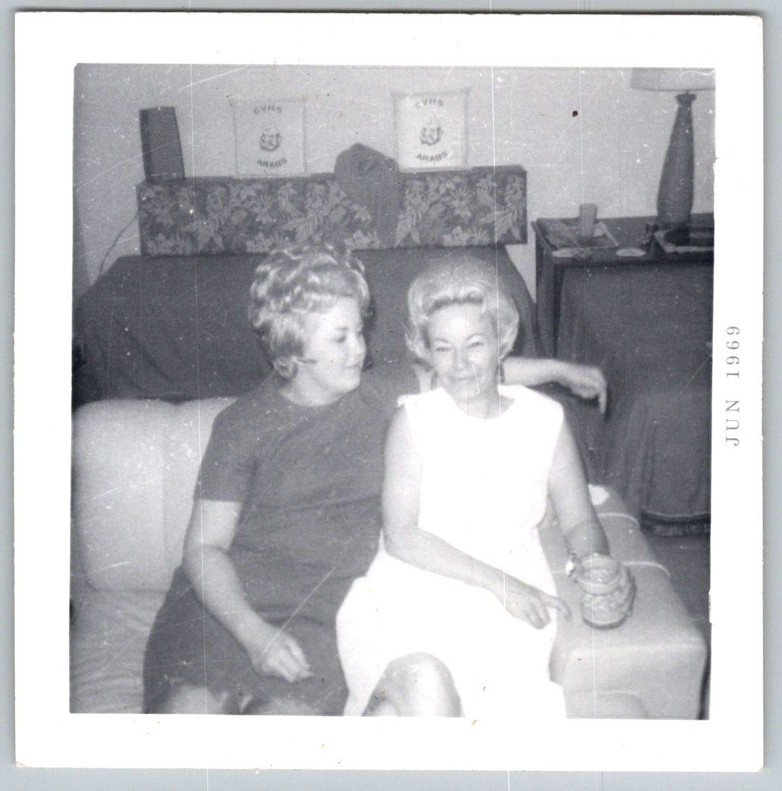 Vtg B&W Snapshot Two Women Sitting On Couch 1960s Fashion Beehive Hair June 1969