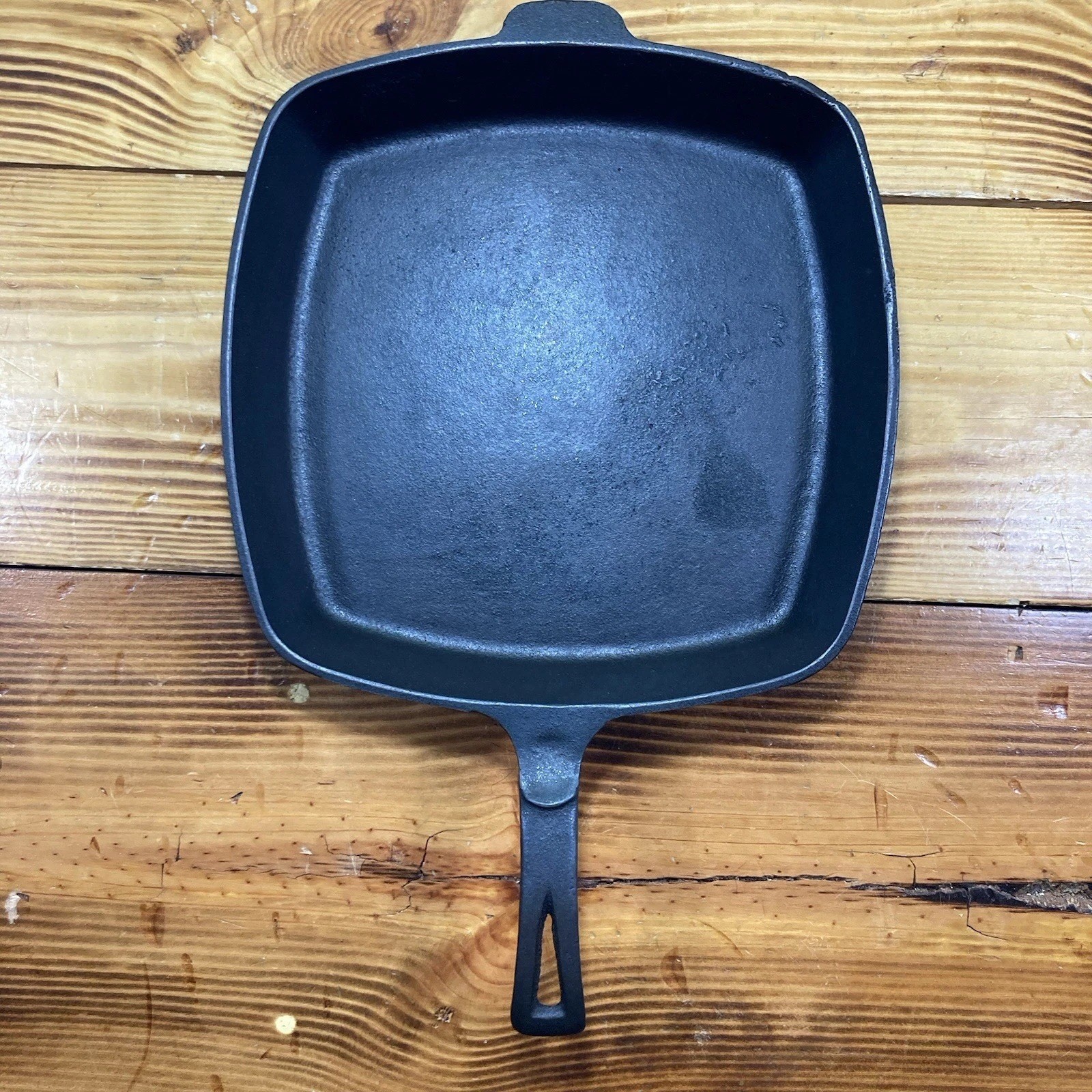 Restored Vintage Unmarked WAGNER WARE Cast Iron Square Skillet 11” x 17”