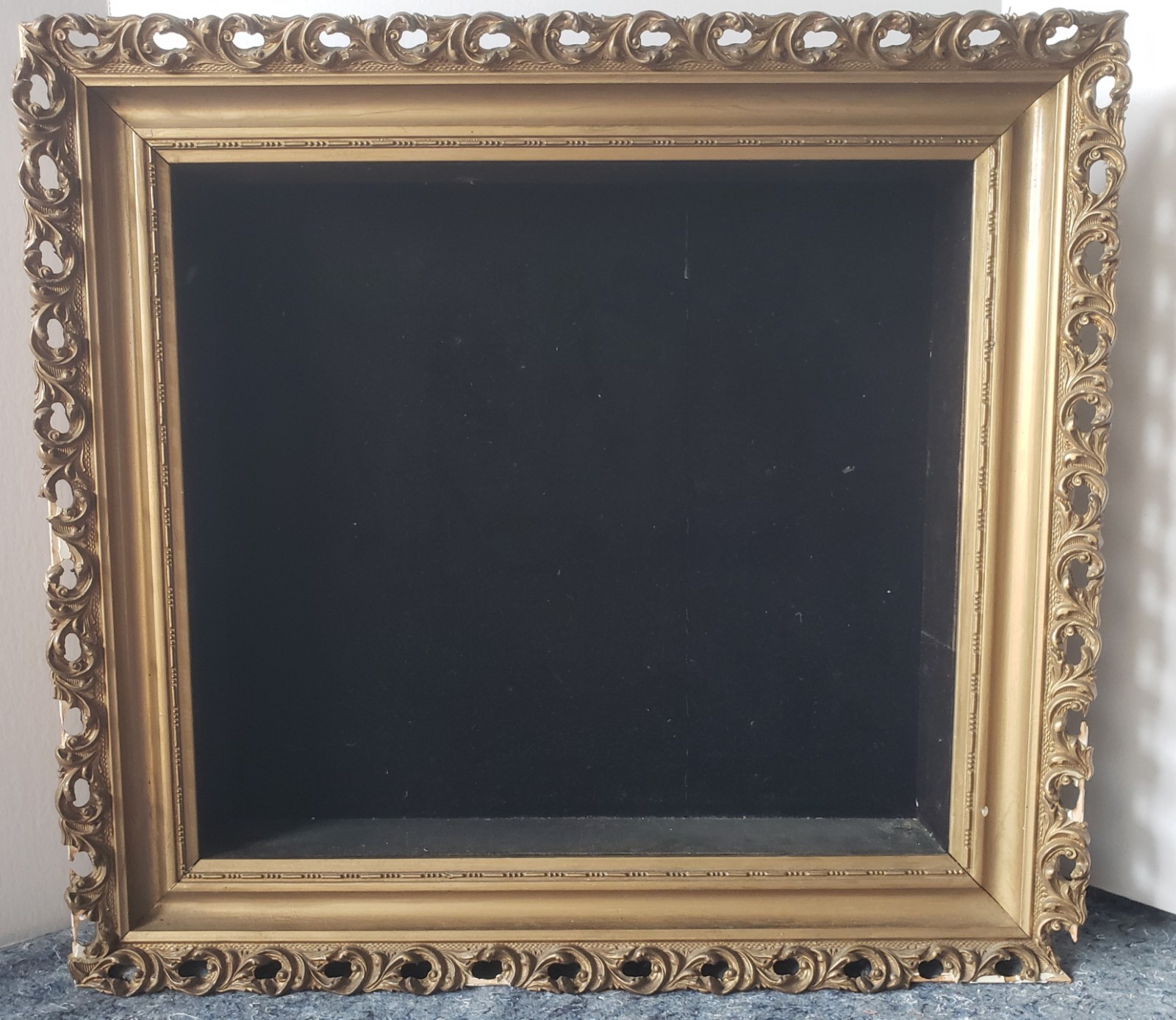 Antique Gold Shadow Box Frame Velvet Insert (20×18 Insert)