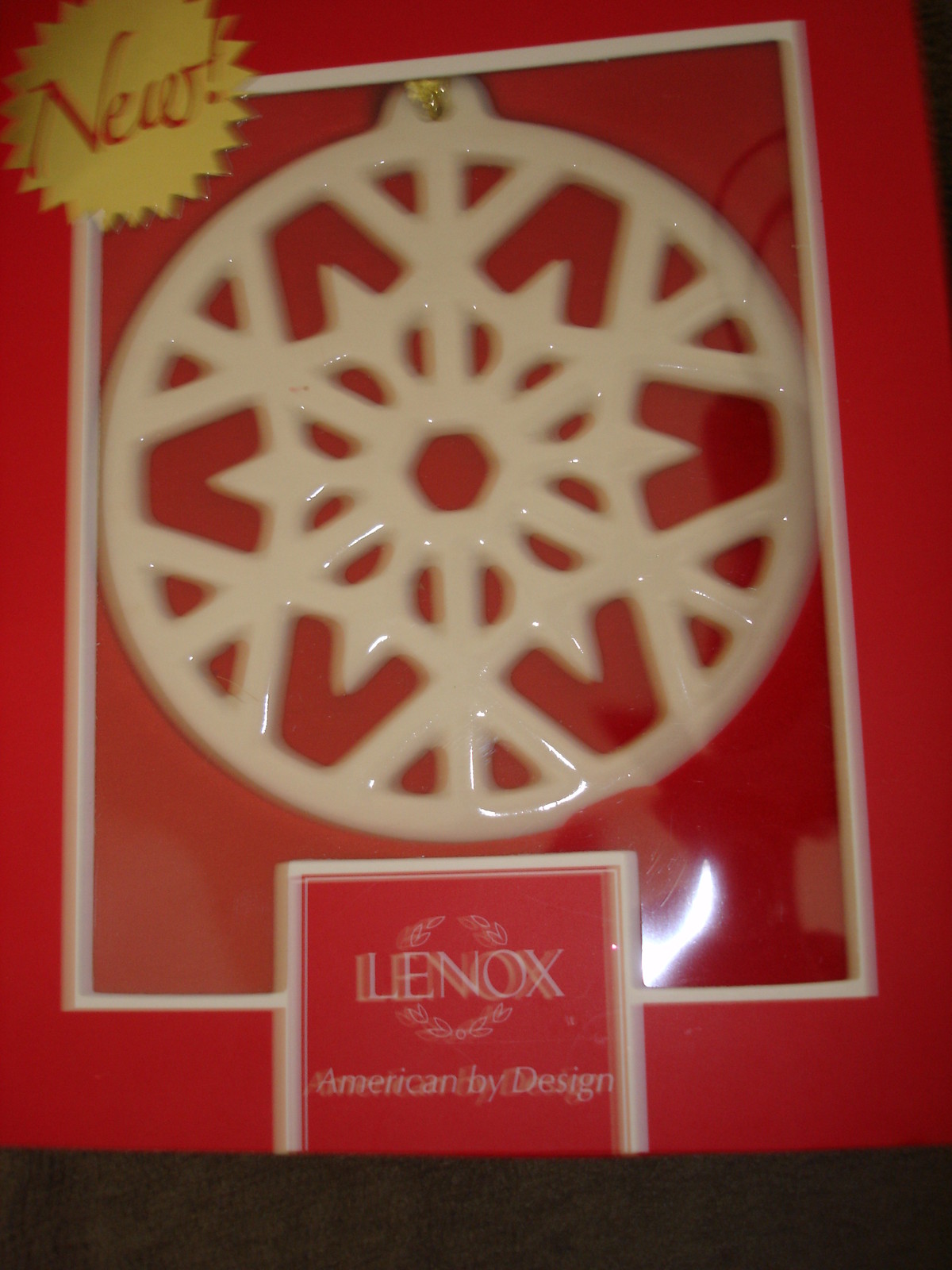 LENOX 2013 COLORS OF CHRISTMAS, SNOWFLAKE ORNAMENT 3.9 INCHES TALL 838321