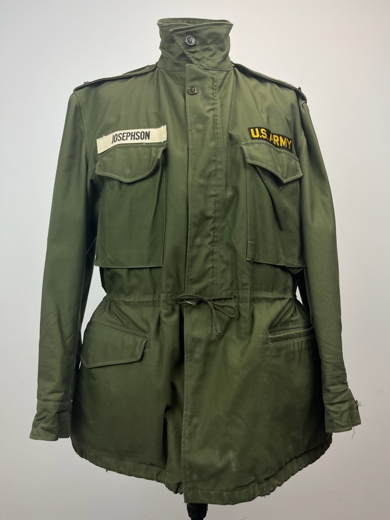 Authentic vintage U.S. Army olive drab field jacket / fatigue jacket M-65