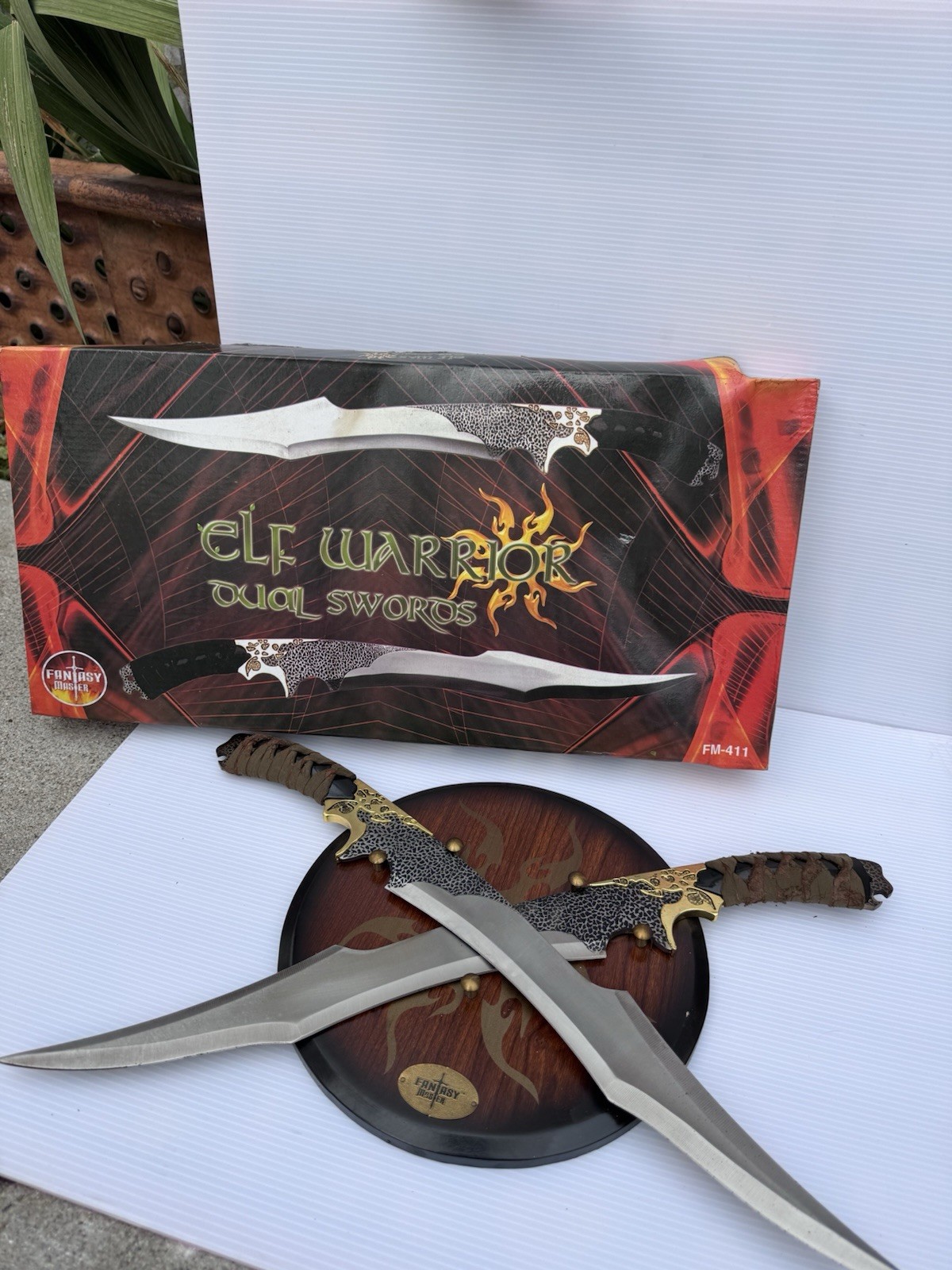 Fantasy Master Elf Warrior Dual Sword Dagger Set, Stainless Steel, Stand