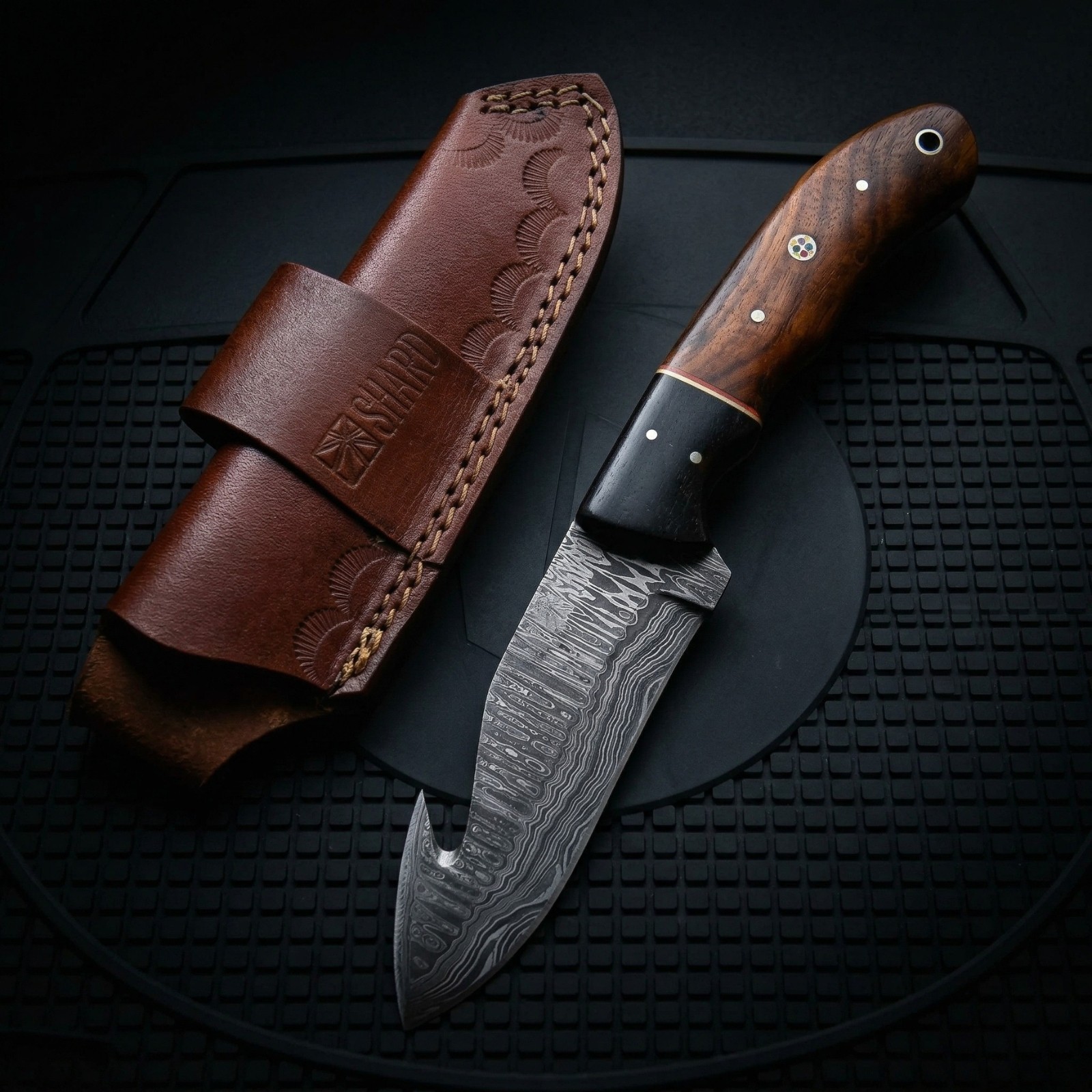 Shard Collectible 9″ Damascus Gut Hook Skinner Knife Full Tang w/Leather Sheath