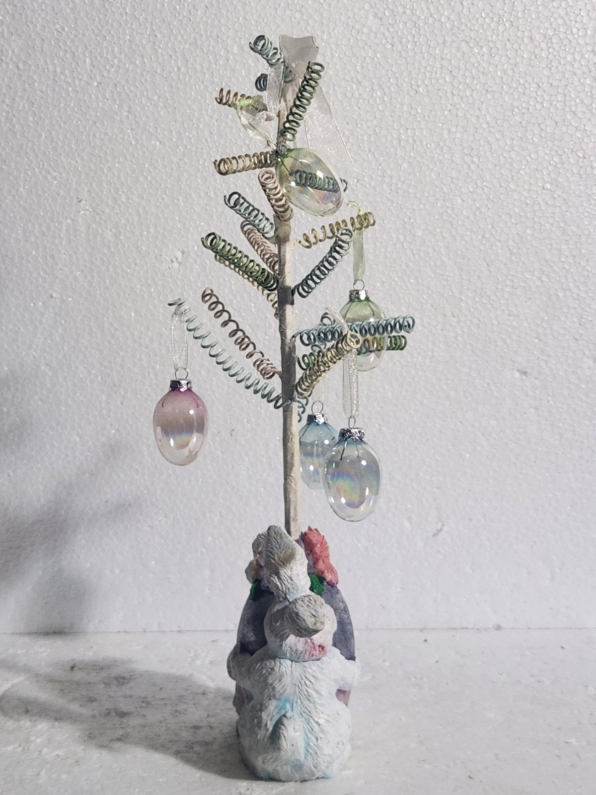 Easter Egg Tree Decoration 2 Cute Resin Bunnies Holding Egg at Base of Tree 14½”