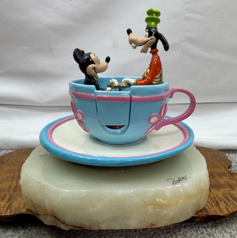 Disney’s Ron Lee Sculpture Mickey’s Teacup Ride 946/1250 Mickey & Goofy 1995