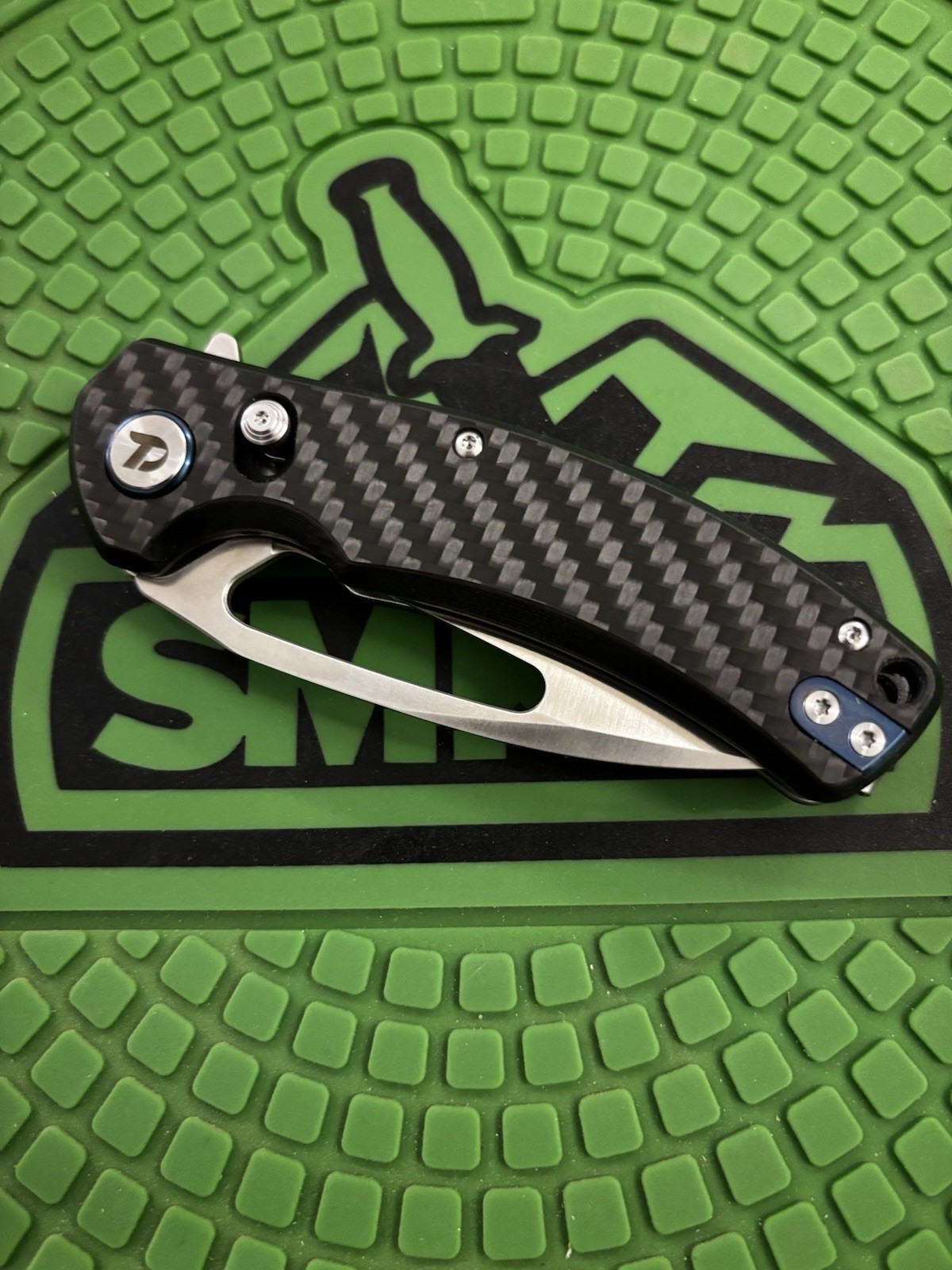 Dreamtech – Axis Lock, Carbon Fiber. D3444CF. MSRP 55
