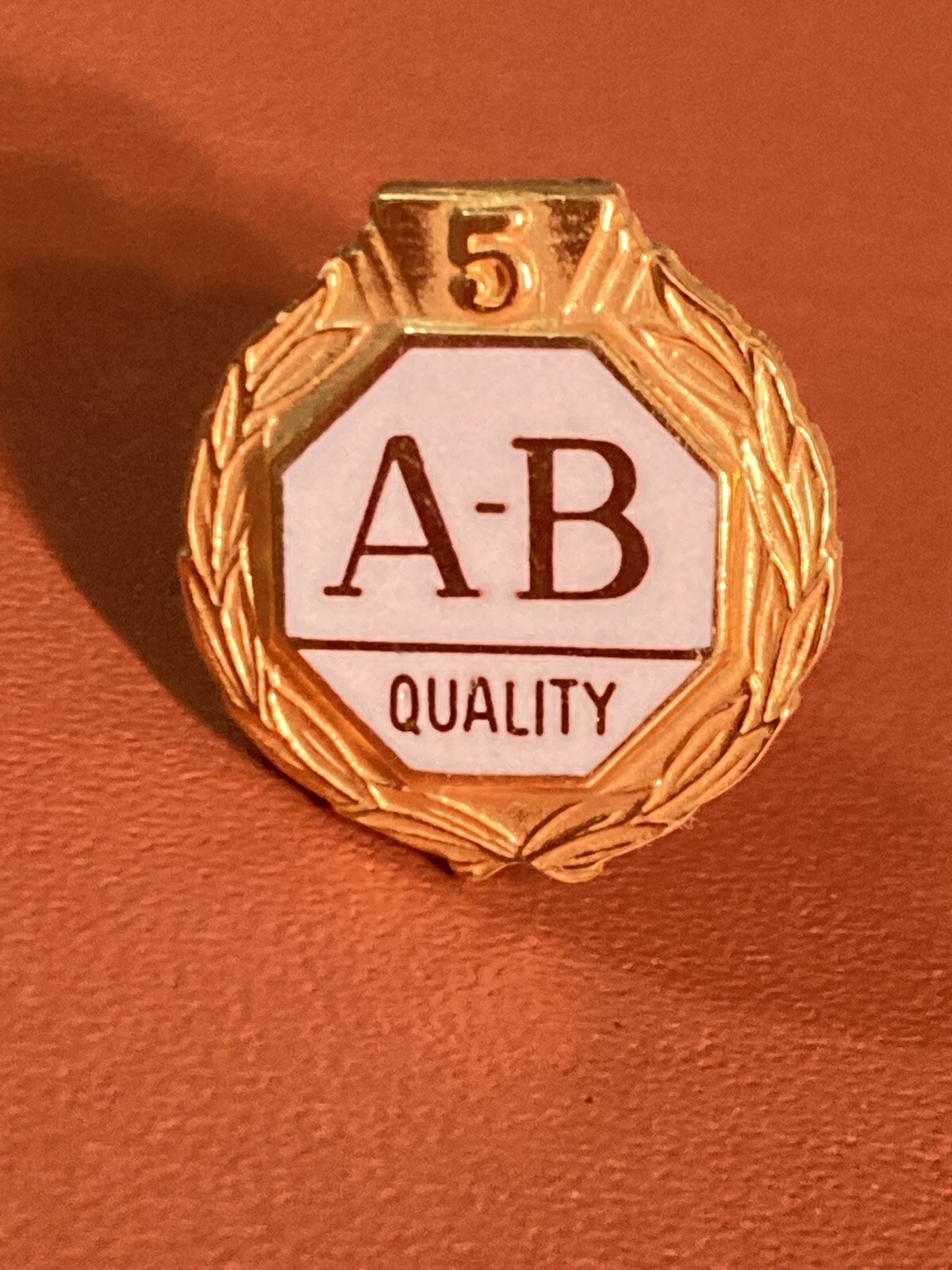 Vintage A-B Quality 5 Years Employee Service Award Pinback Esco 1/10 10K