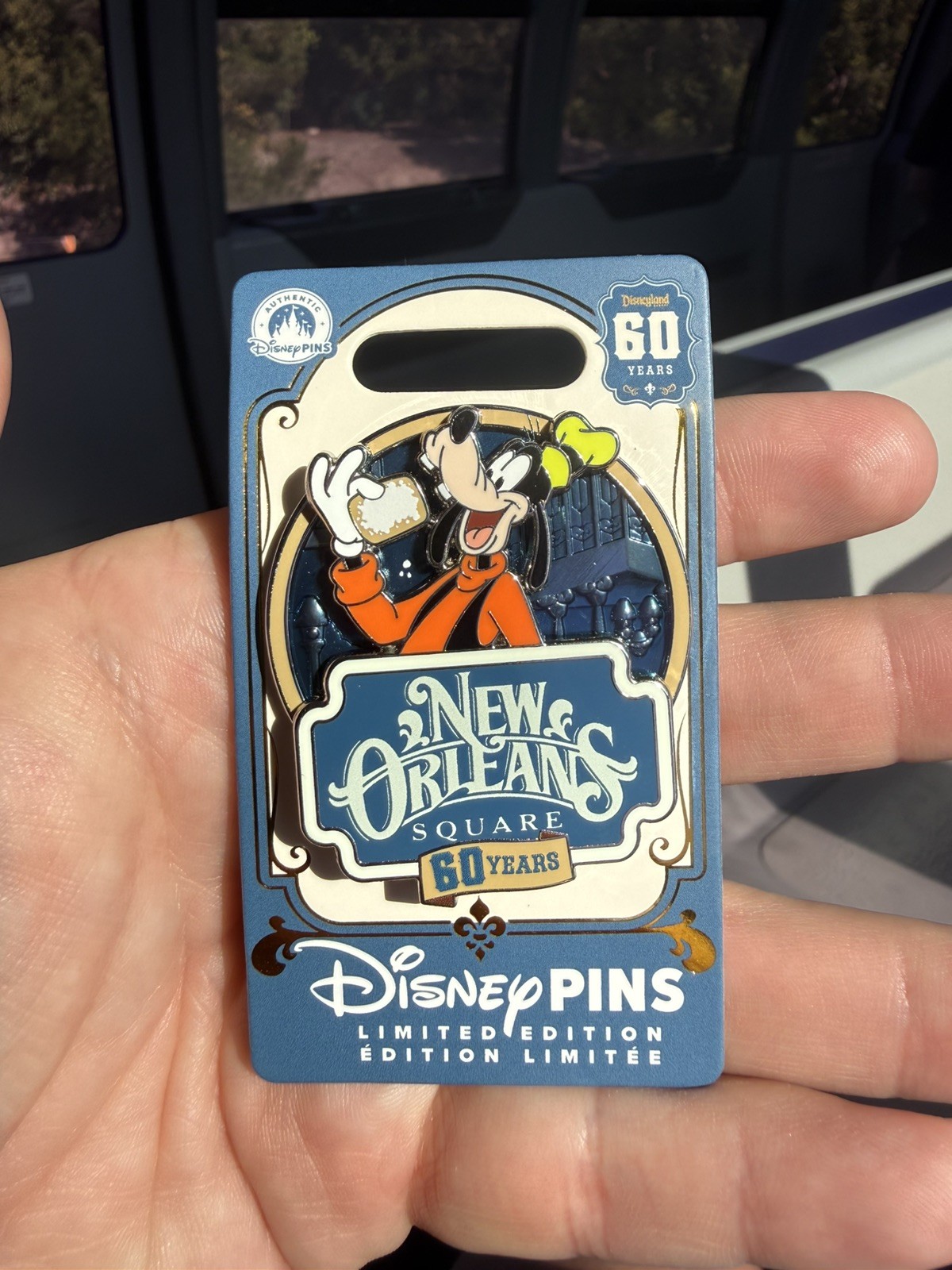 2026 DISNEY PIN NEW ORLEANS SQUARE 60TH ANNIVERSARY GOOFY BEIGNET DISNEYLAND LE