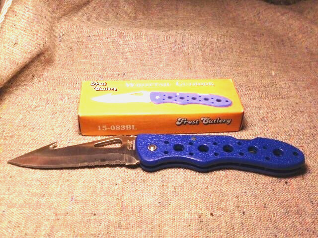 Frost Whitetail Pocket Knife Gut-hook Lockback w/ Blue Vented Handles, 4-1/2″