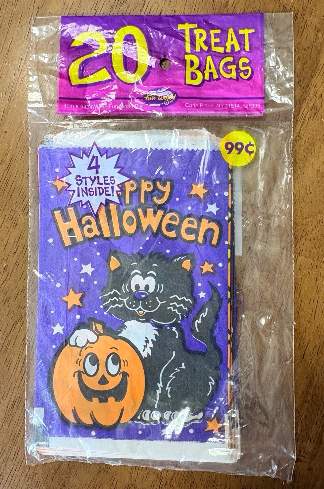 Vintage Fun World Pack of 20 Halloween Treat Bags 1995 4 Styles Item:9434 Sealed