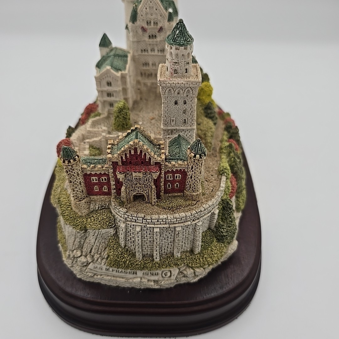 Fraser Creations Schloss Neuschwanstein Castle 1994 The German Collection 9″
