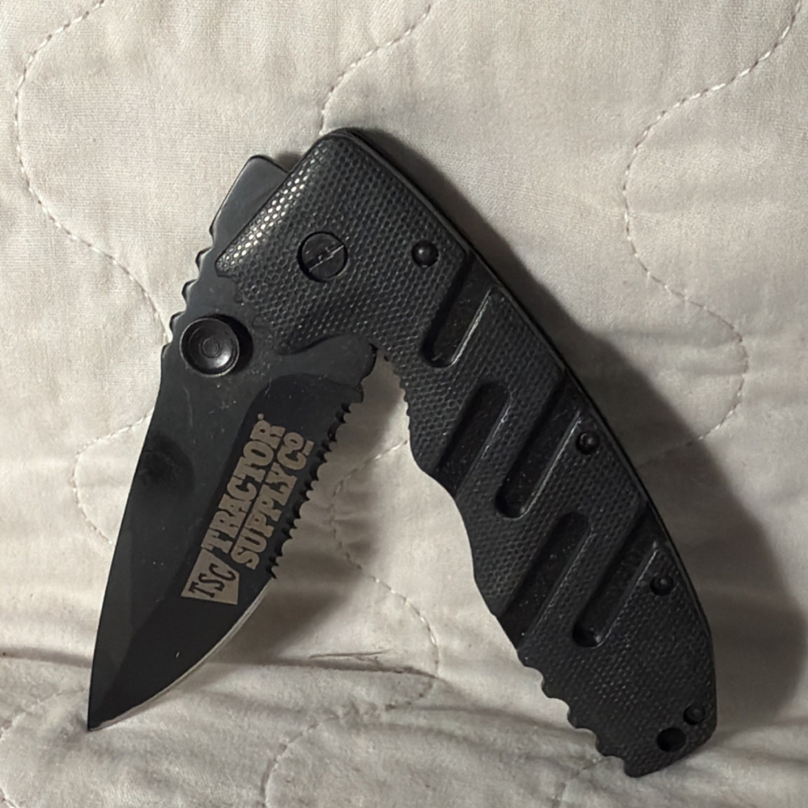 Tractor Supply Co. Black Pocketknife Stainless Steel Drop Point Combination