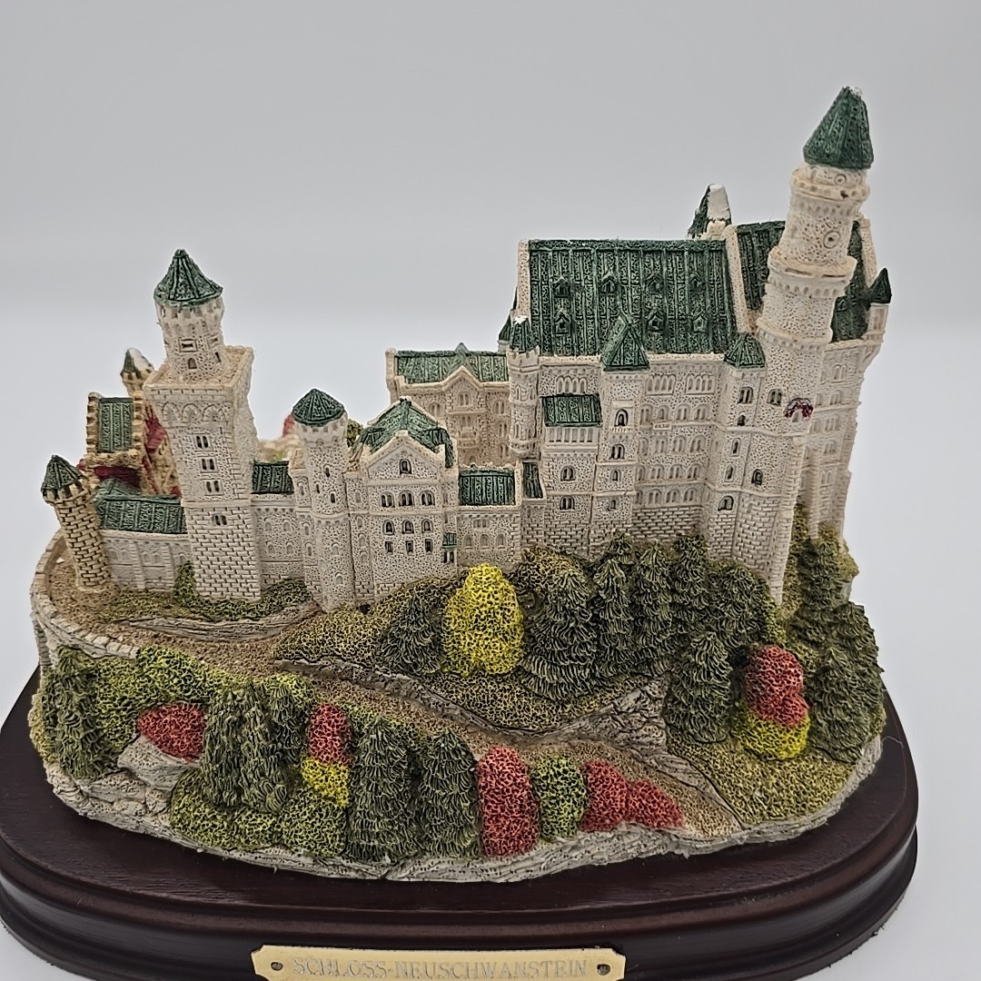 Fraser Creations Schloss Neuschwanstein Castle 1994 The German Collection 9″