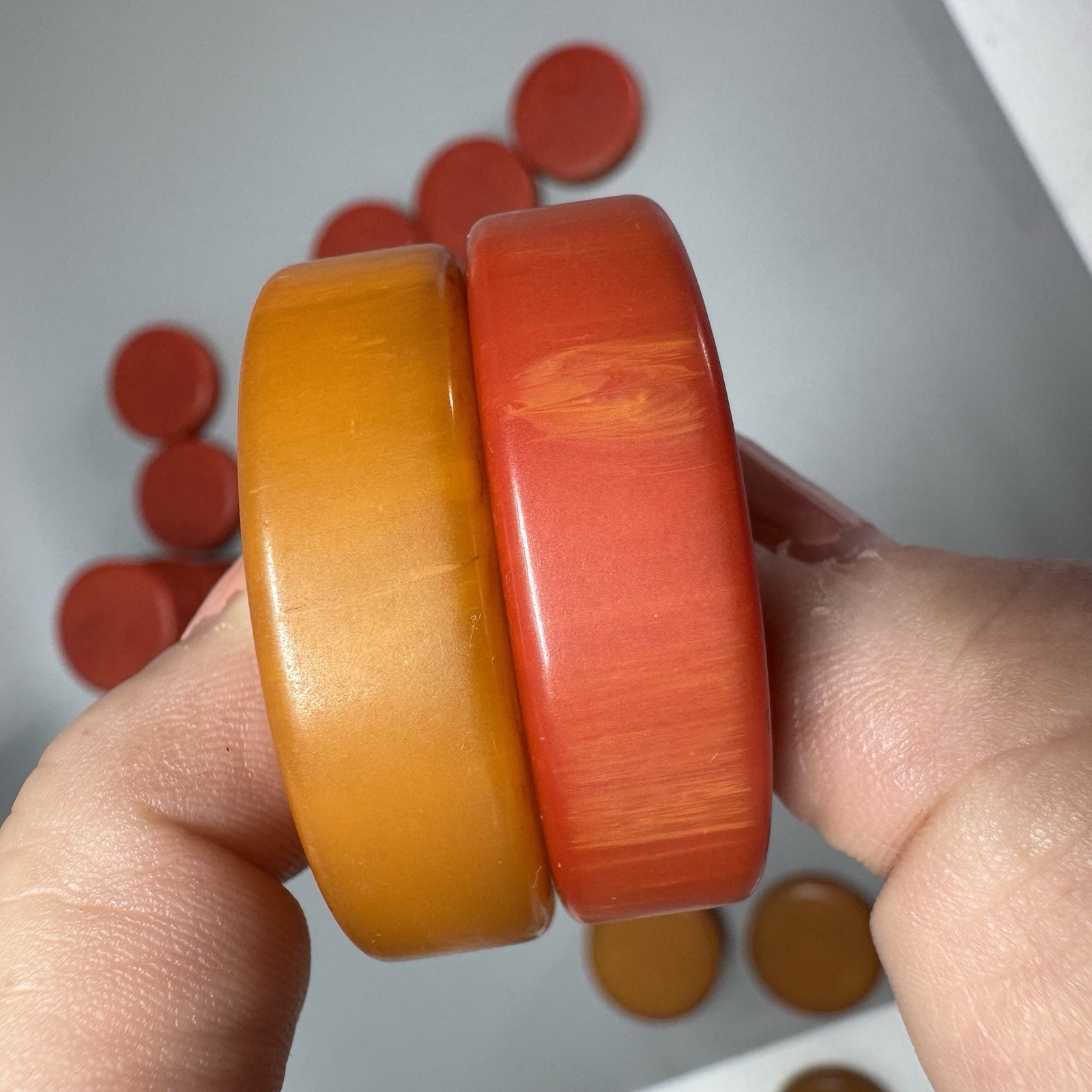 (30) Vtg Bakelite Catalin Backgammon Checker 1.7″/43 mm TOMATO RED/BUTTERSCOTCH